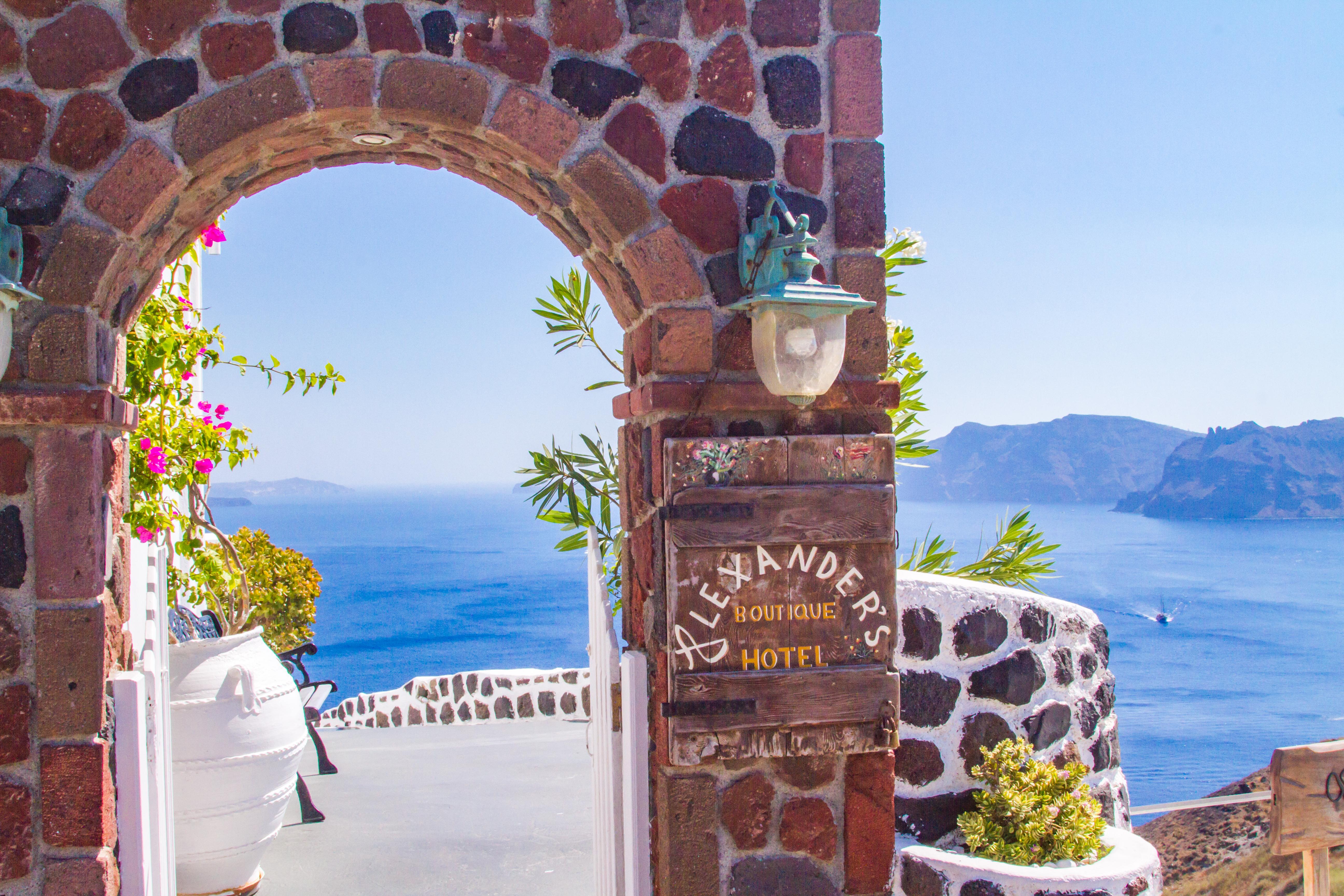Alexander's Aparthotel 4*