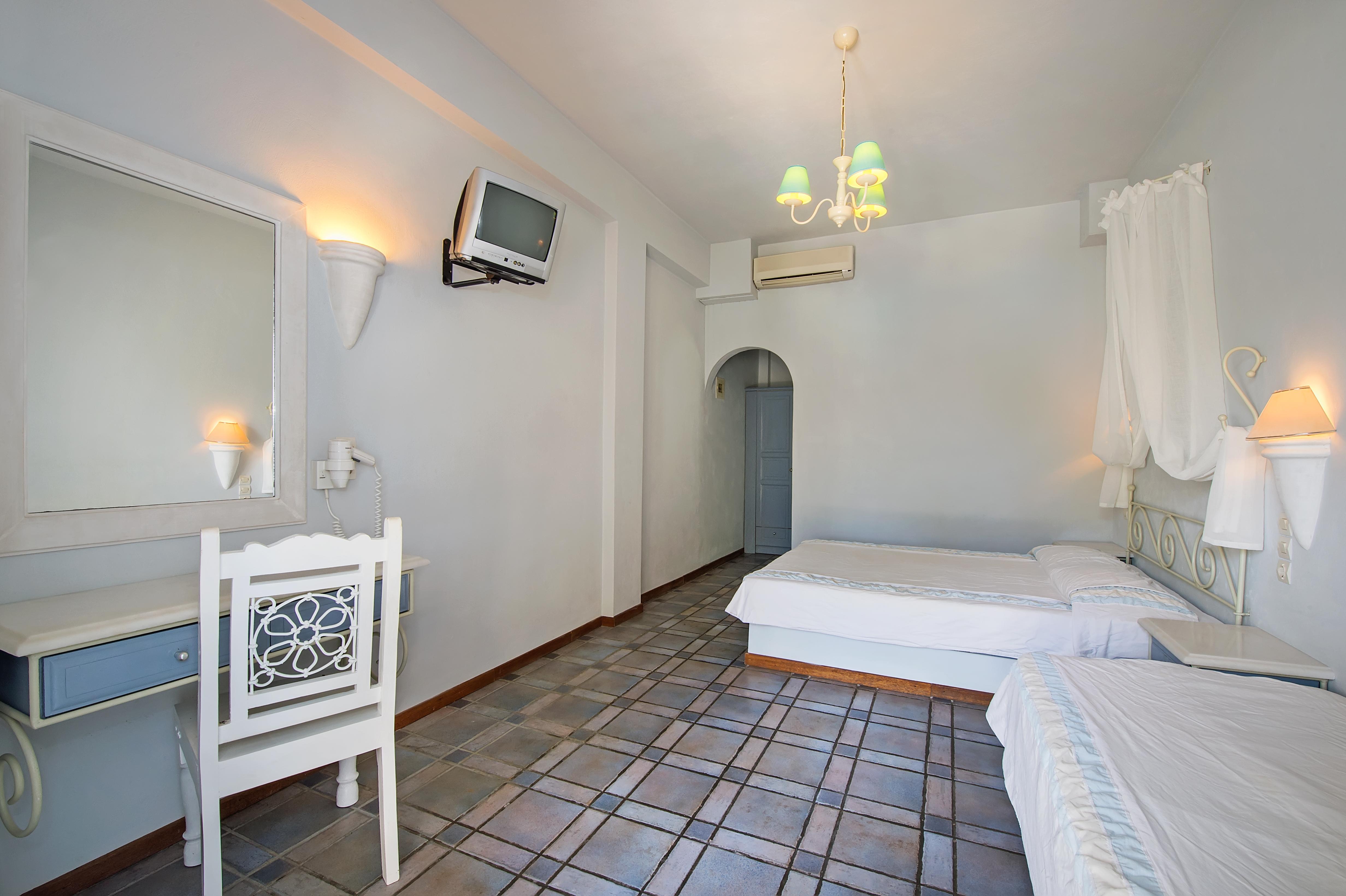 Atlantis Hotel Perissa (Santorini)