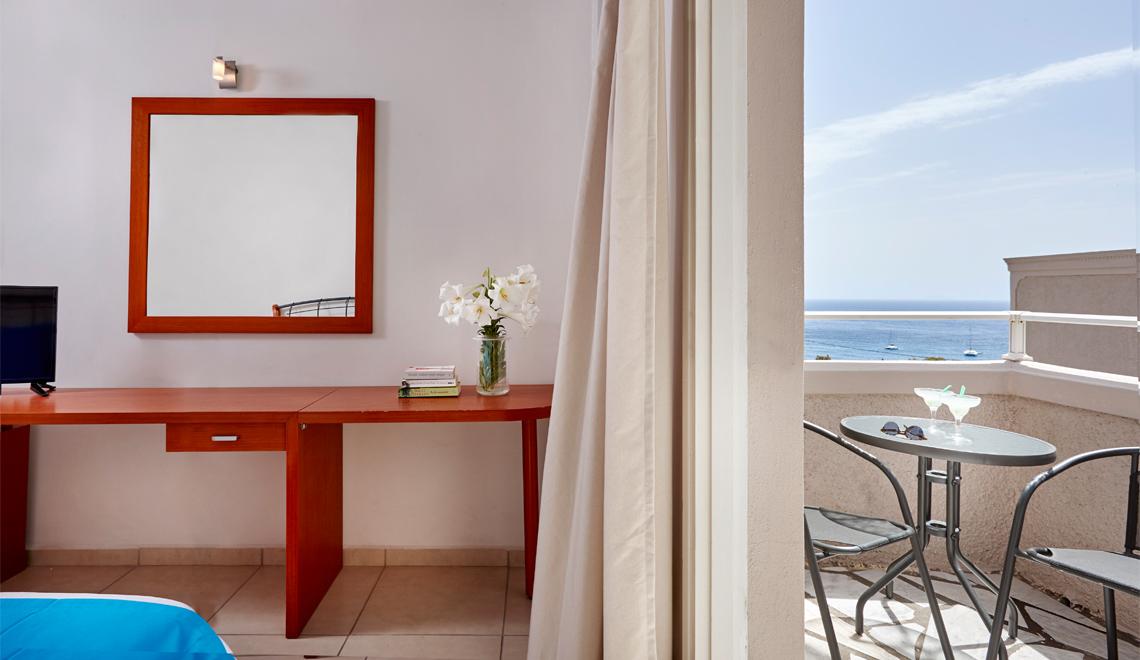 Terra Blue Santorini Kamari (Santorini)
