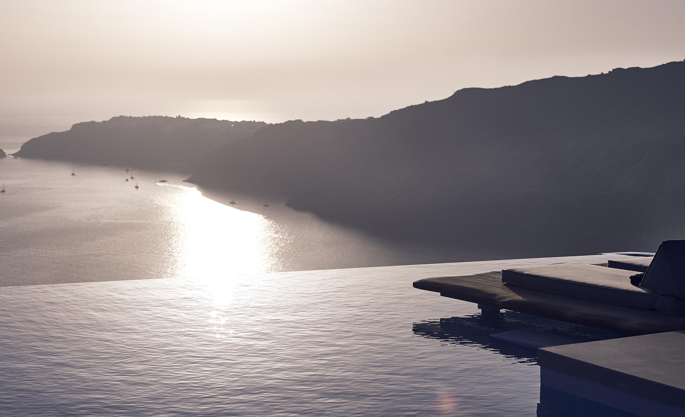 Cavo Tagoo Santorini Hotel