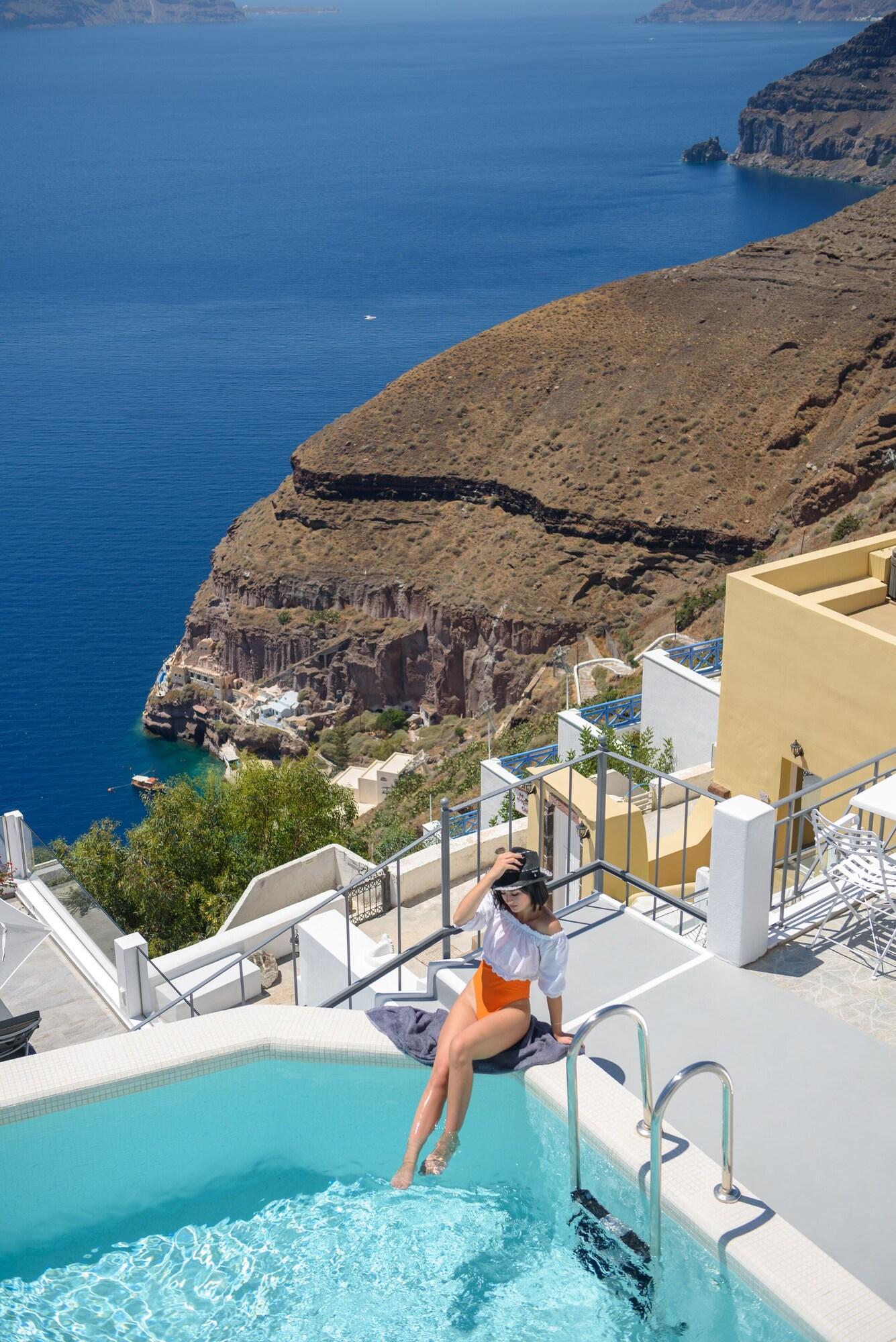 Hotel Renos Fira (Santorini)