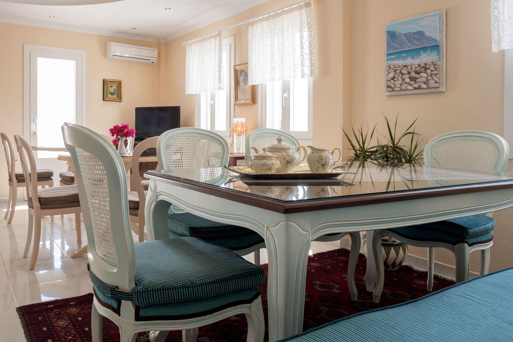 Renos Hotel