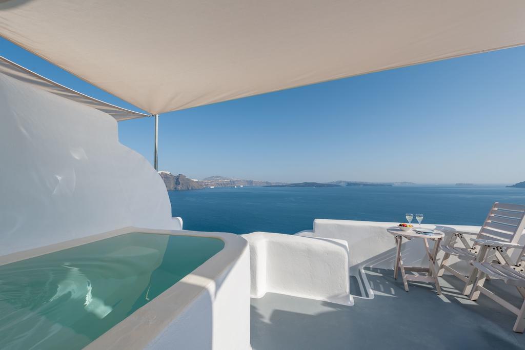 Thirea Oia (Santorini)