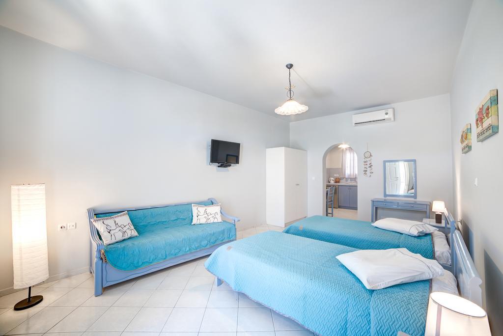 Monolithia Kamari (Santorini)
