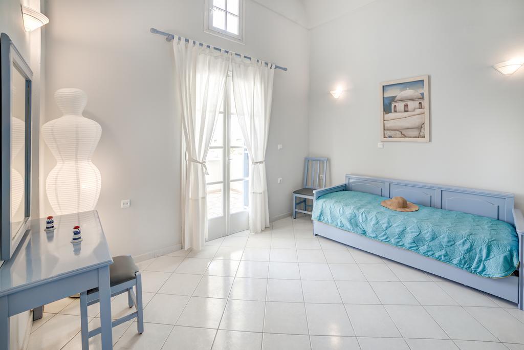 Apartment Monolithia Kamari (Santorini)