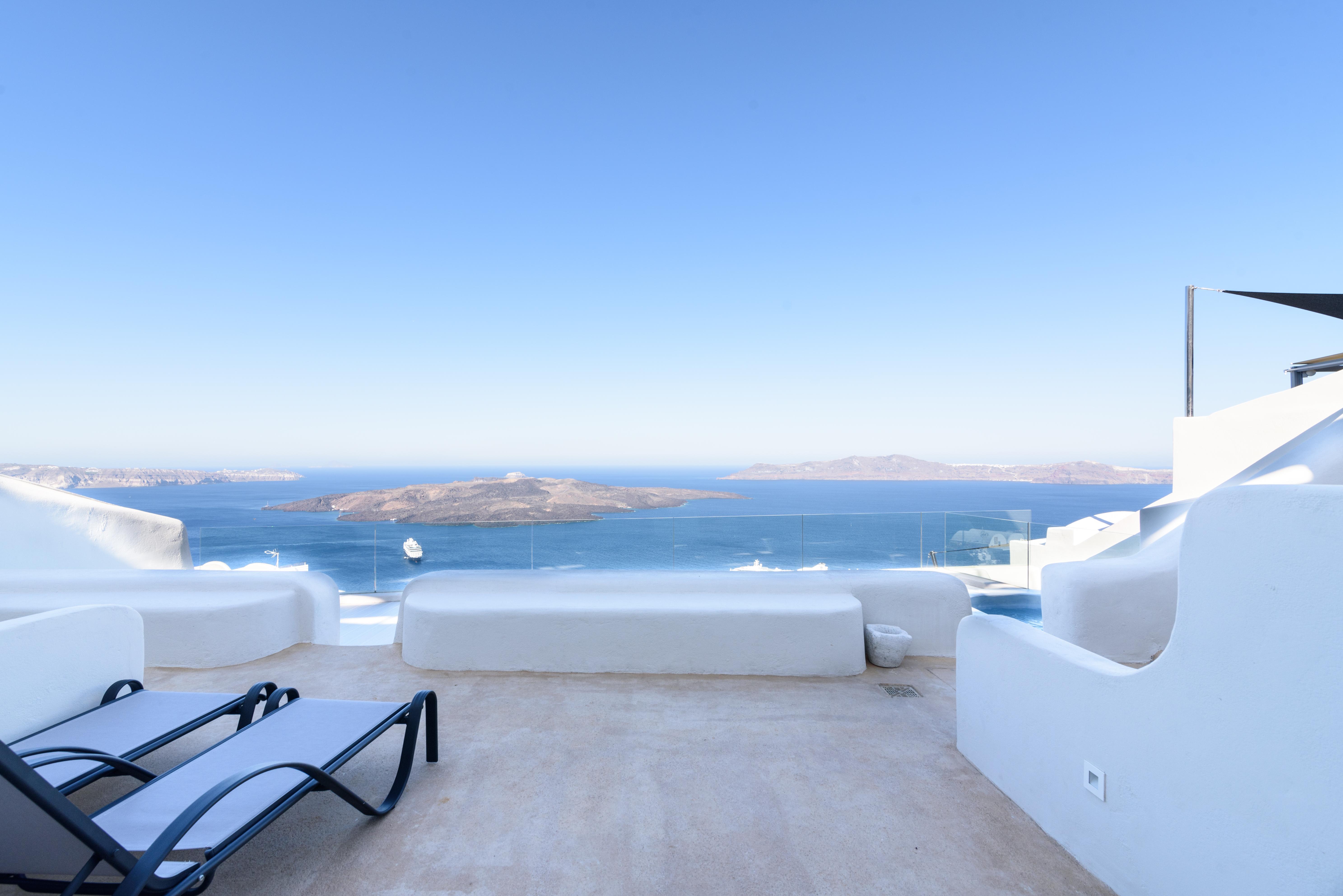On The Cliff Hotel Fira (Santorini)