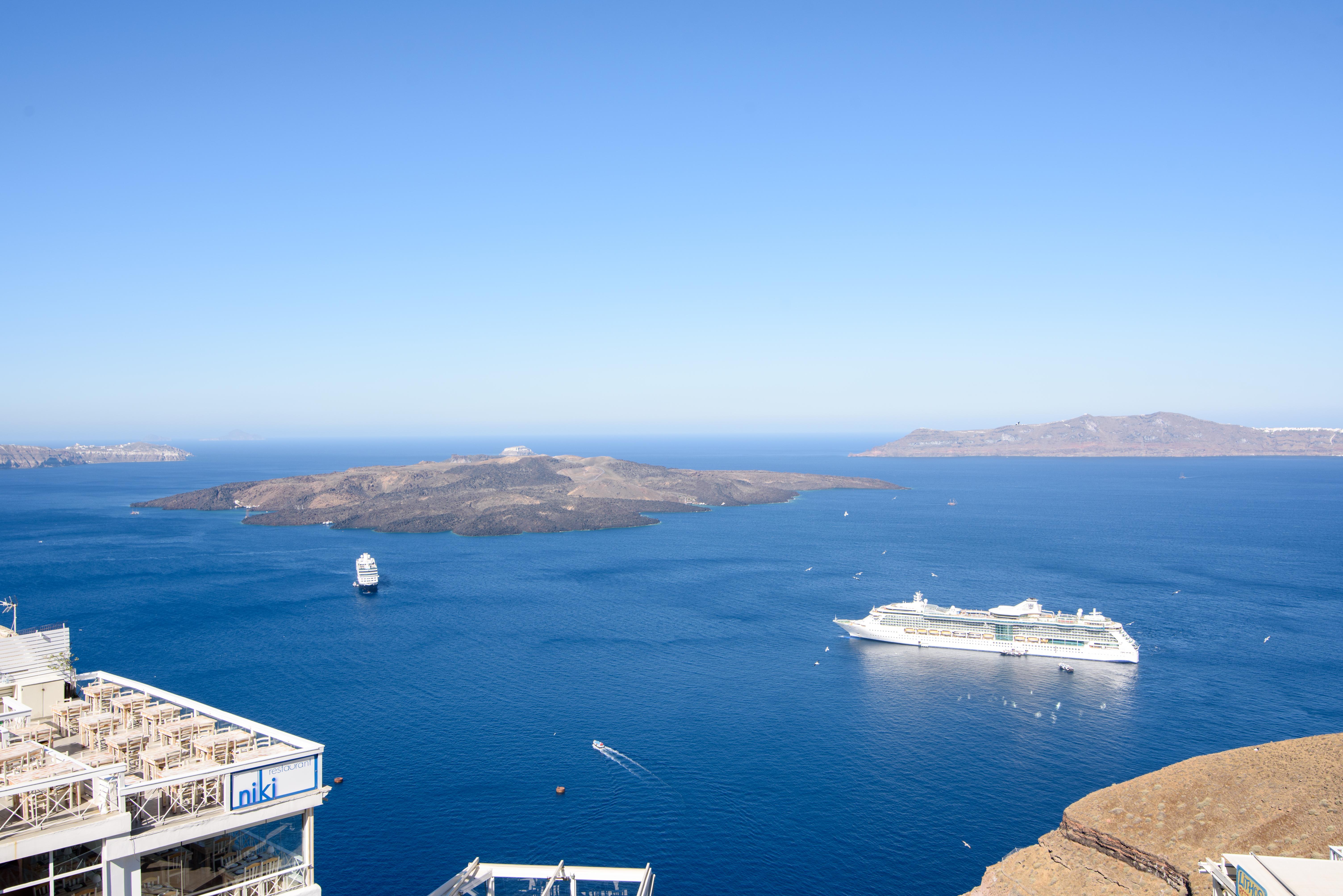 On The Cliff Hotel Fira (Santorini)