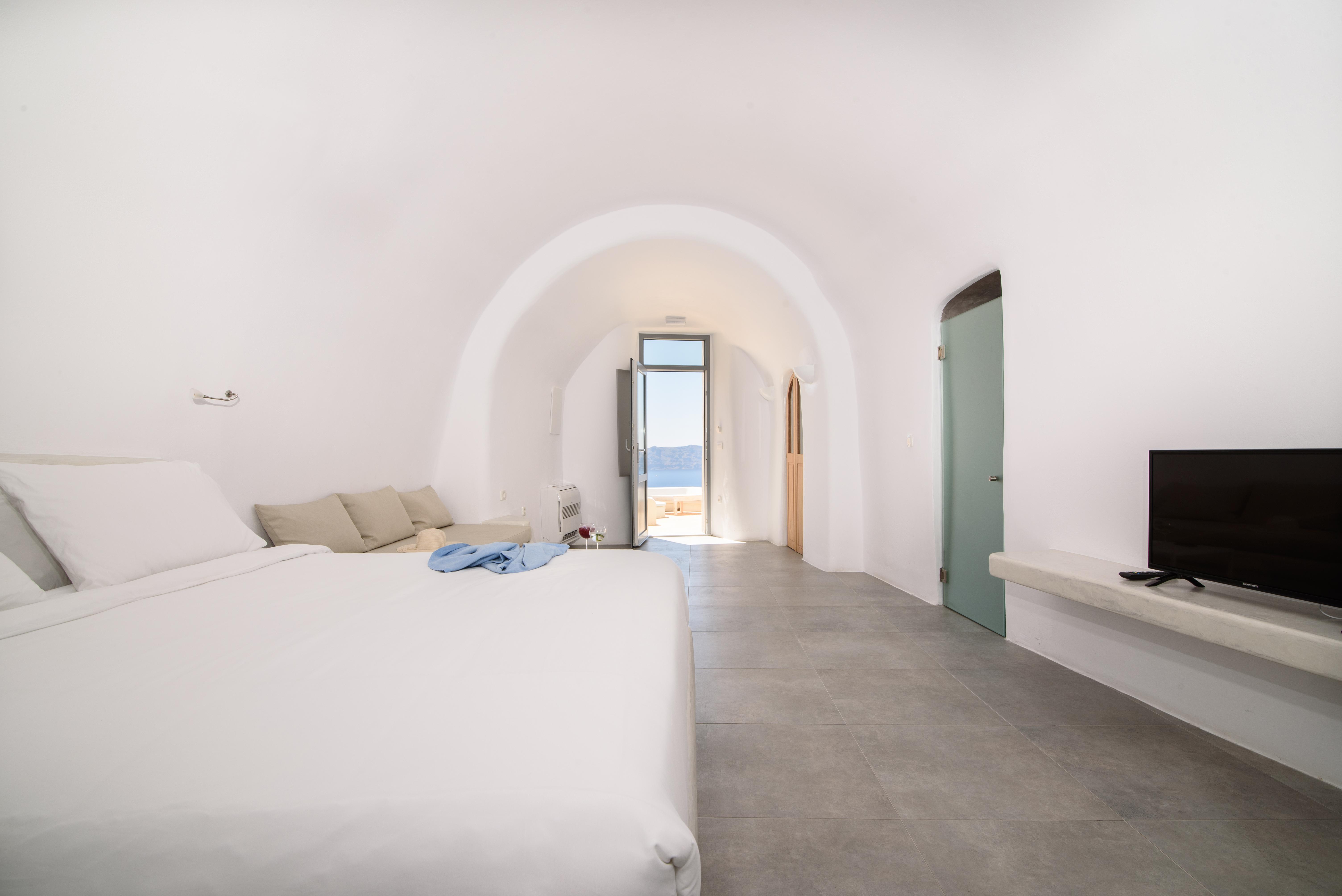 On The Cliff 4*