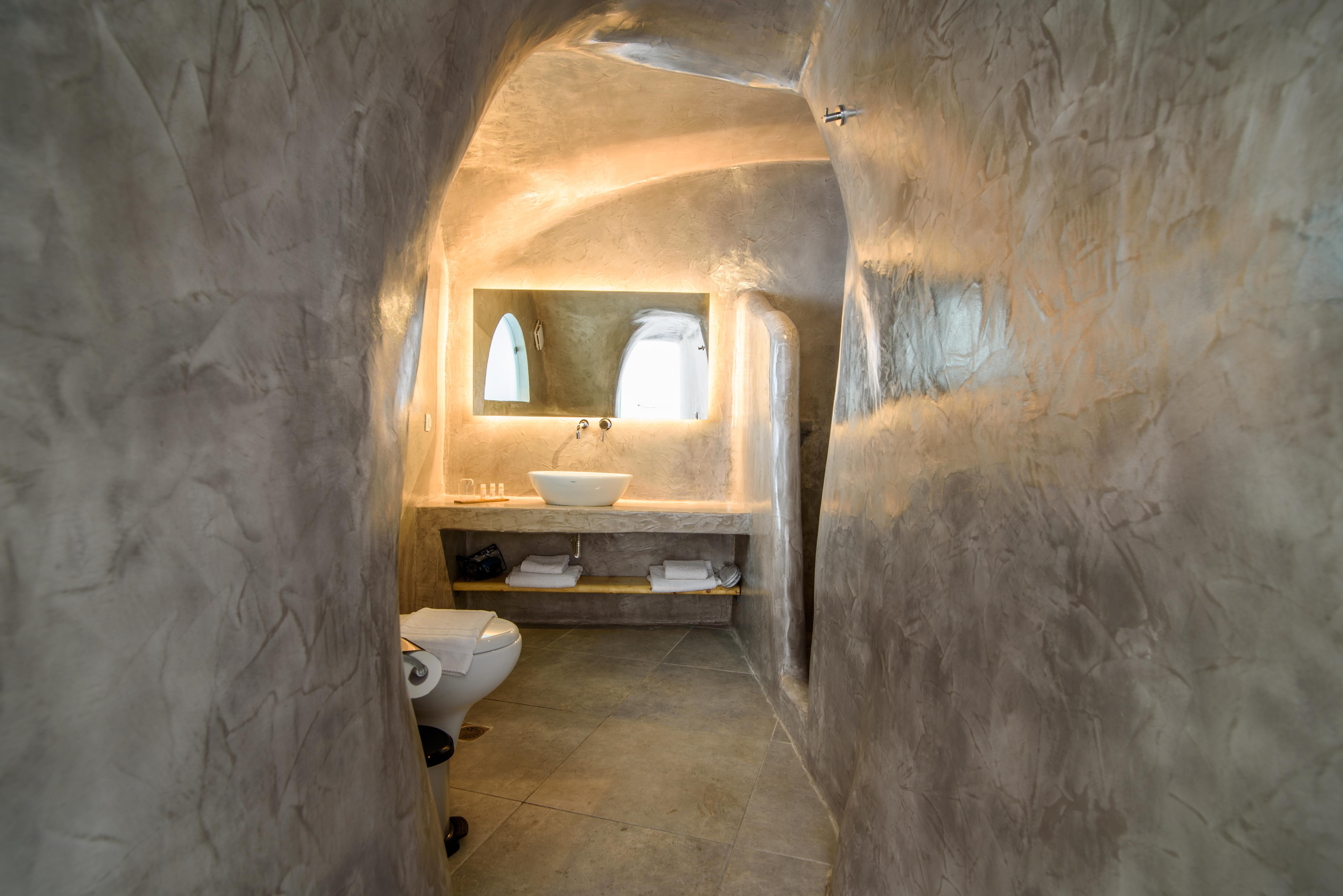 On The Cliff Hotel 4*