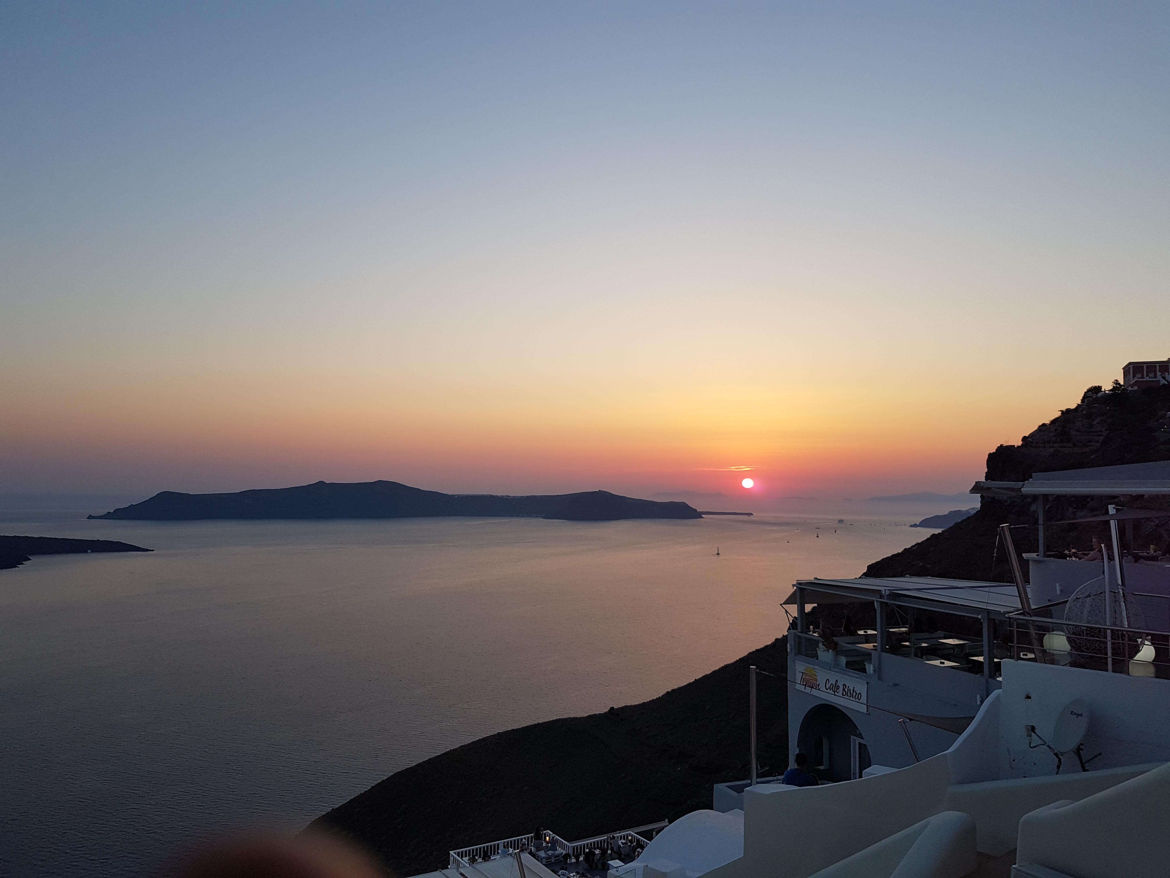 On The Cliff 4* Fira (Santorini)