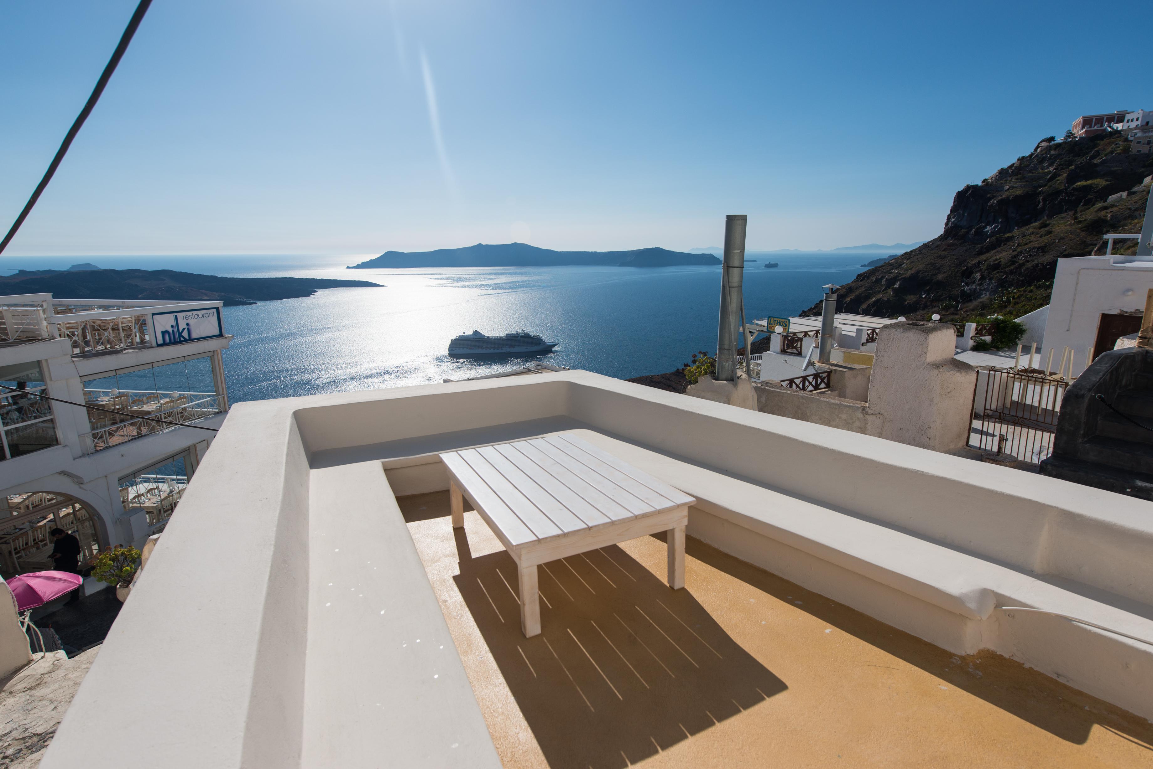 On The Cliff Hotel 4*