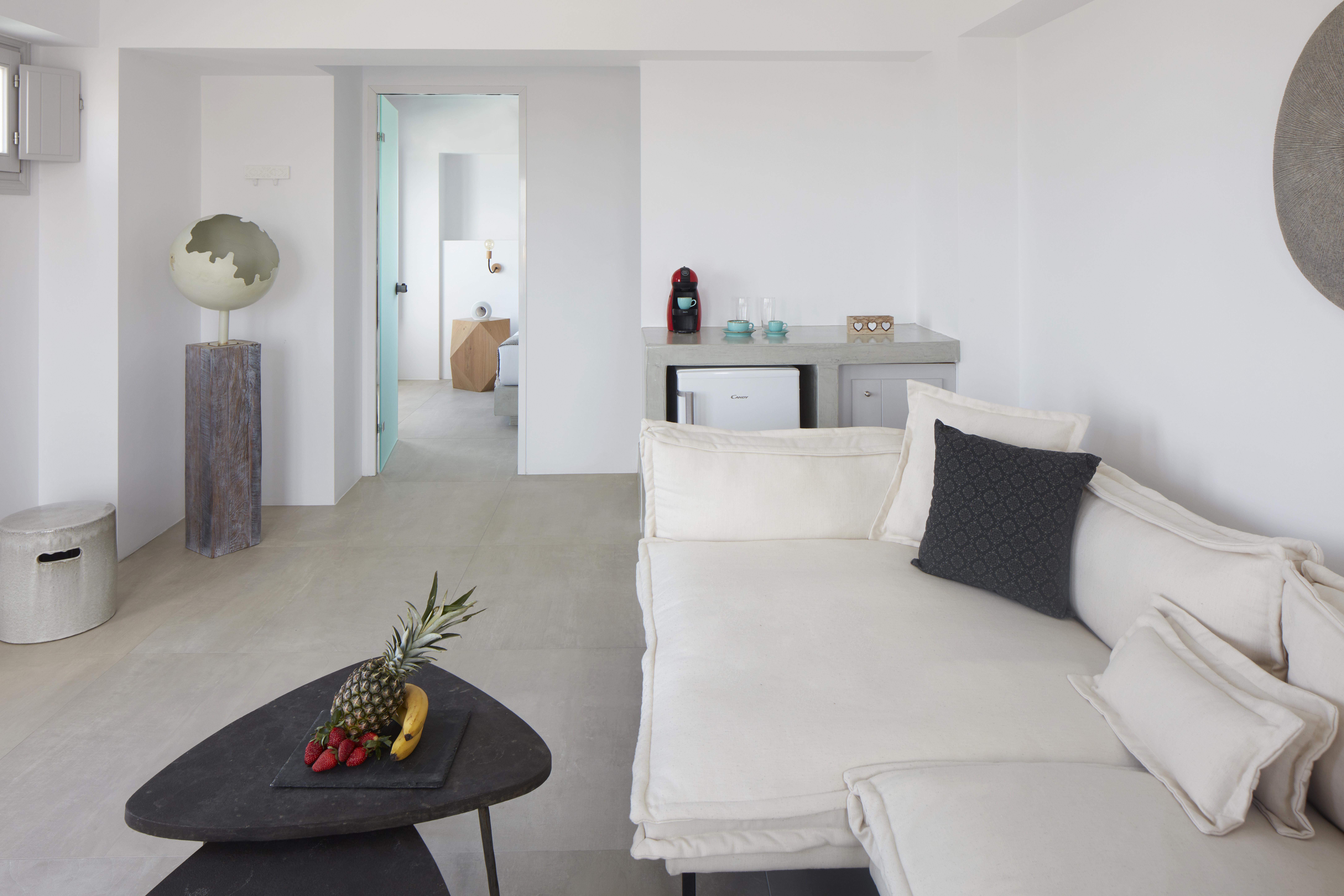 Elysian Santorini Hotel 3*