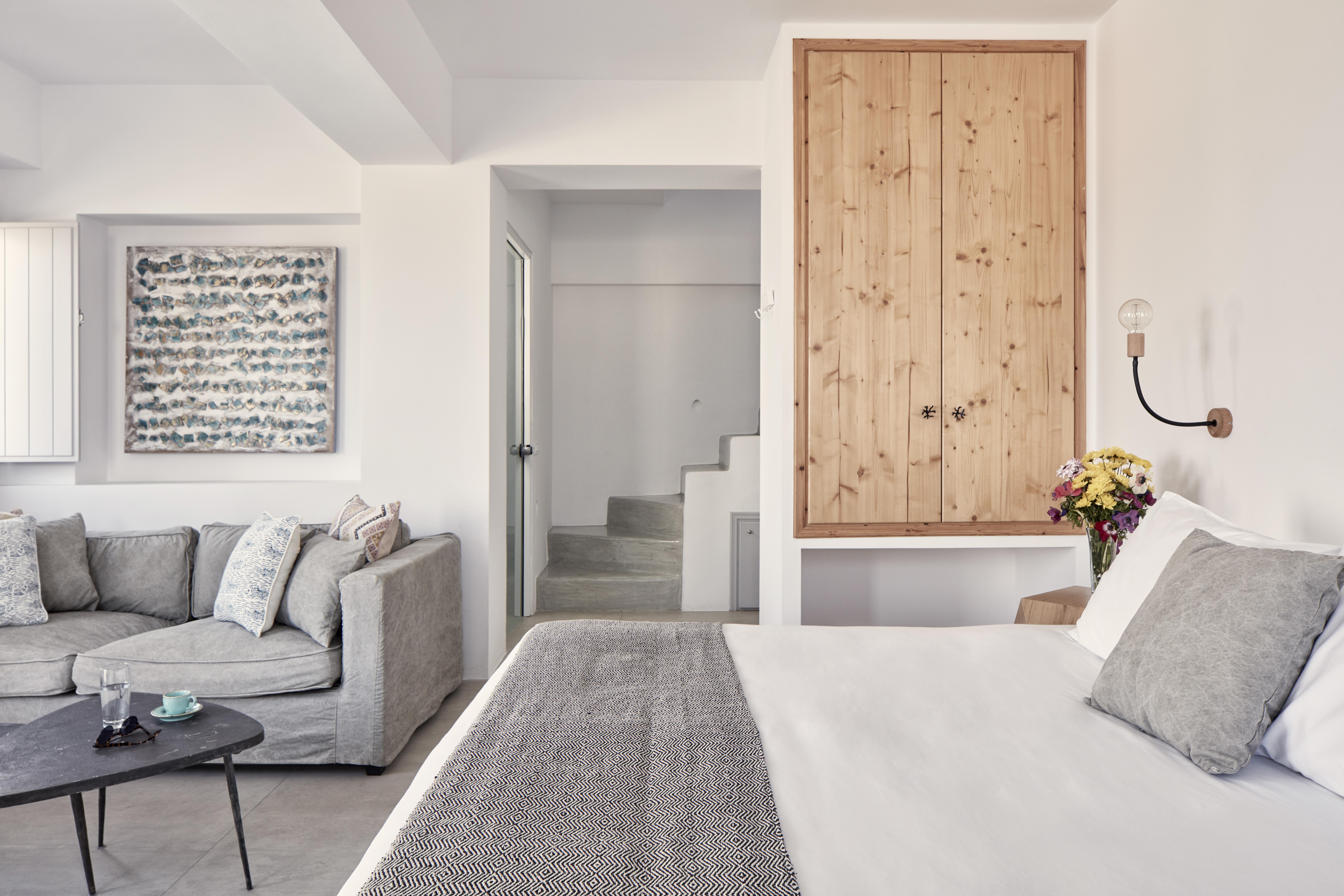 Elysian Santorini Hotel 3*