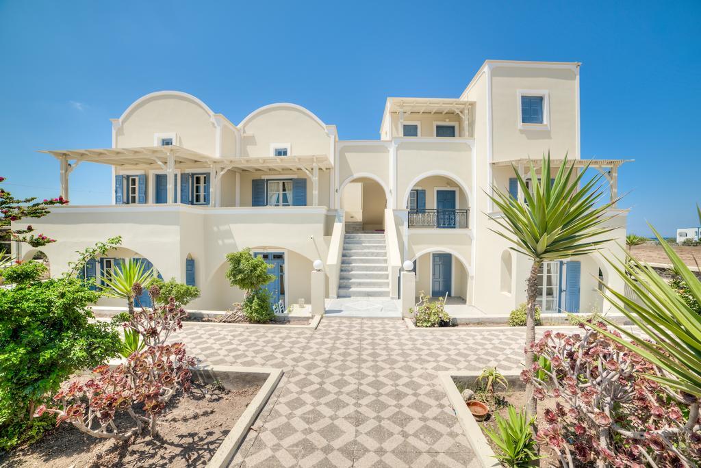 Monolithia Kamari (Santorini)