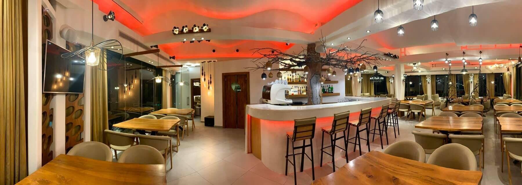Manos Hotel 4*
