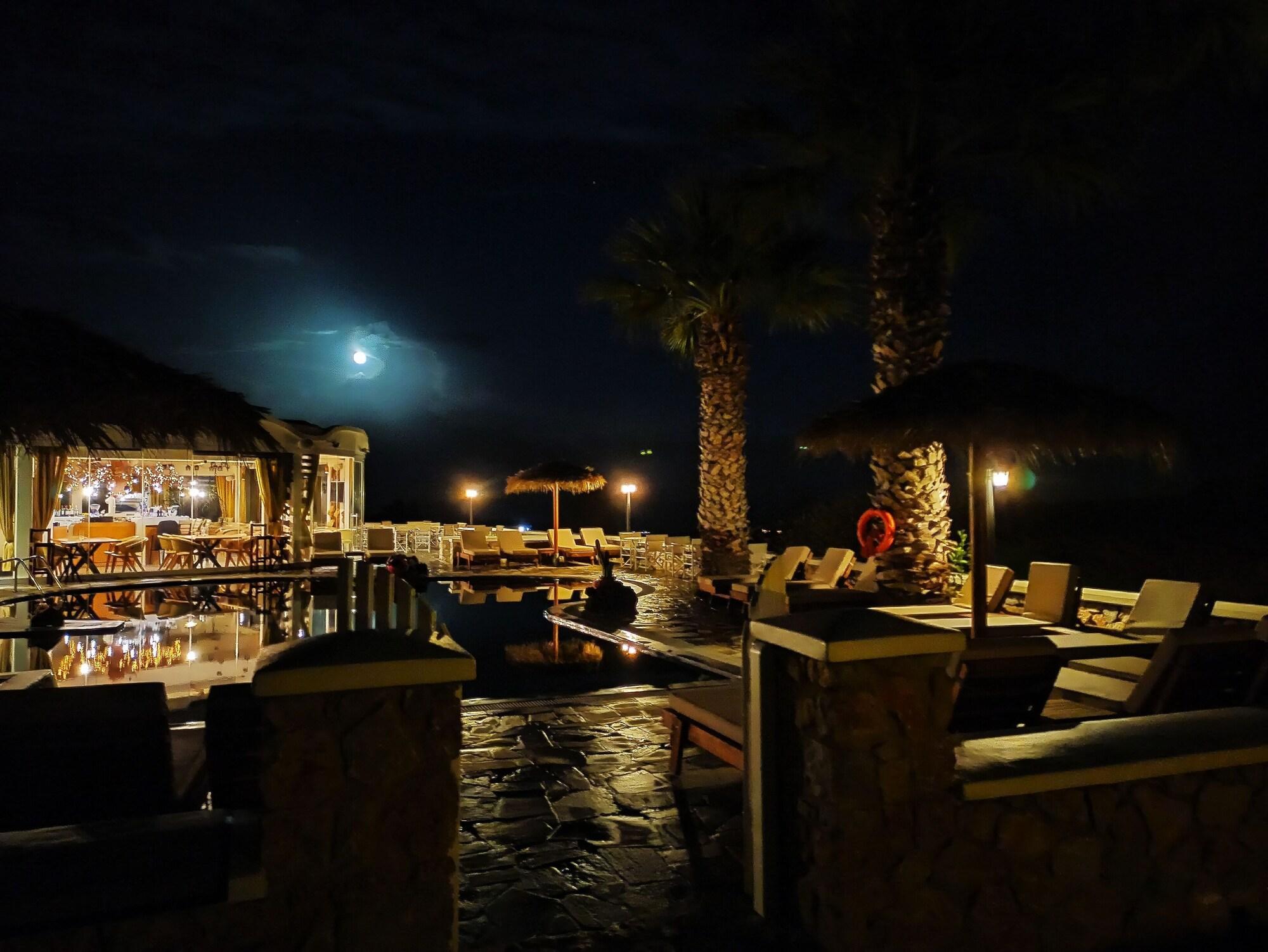 Manos 4* Karterados (Santorini)