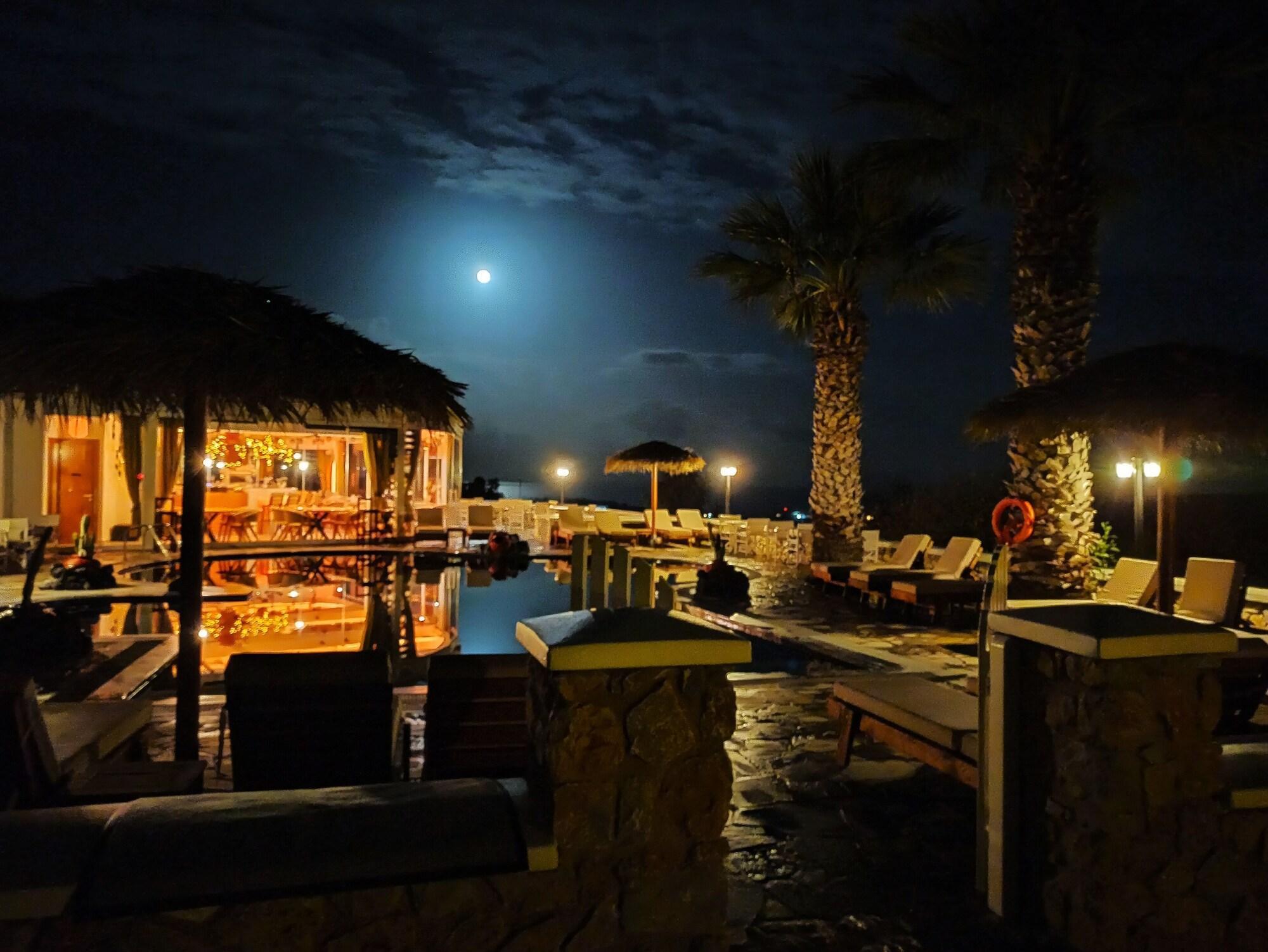 Hotel Manos