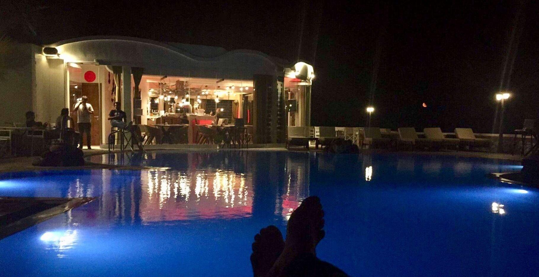 Manos Hotel