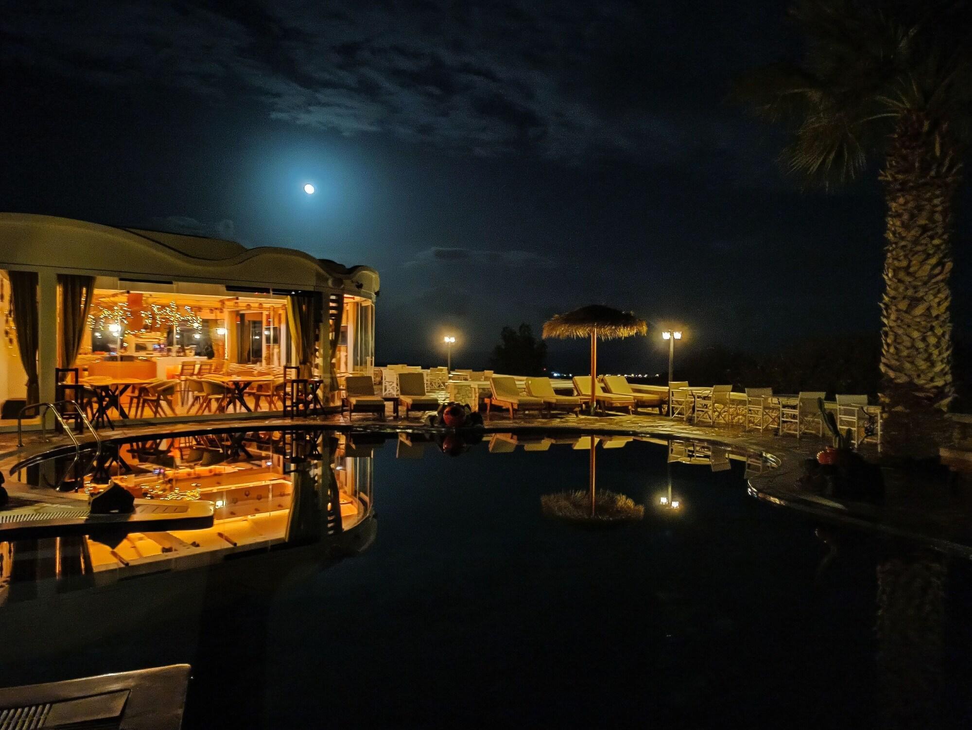 Manos Hotel
