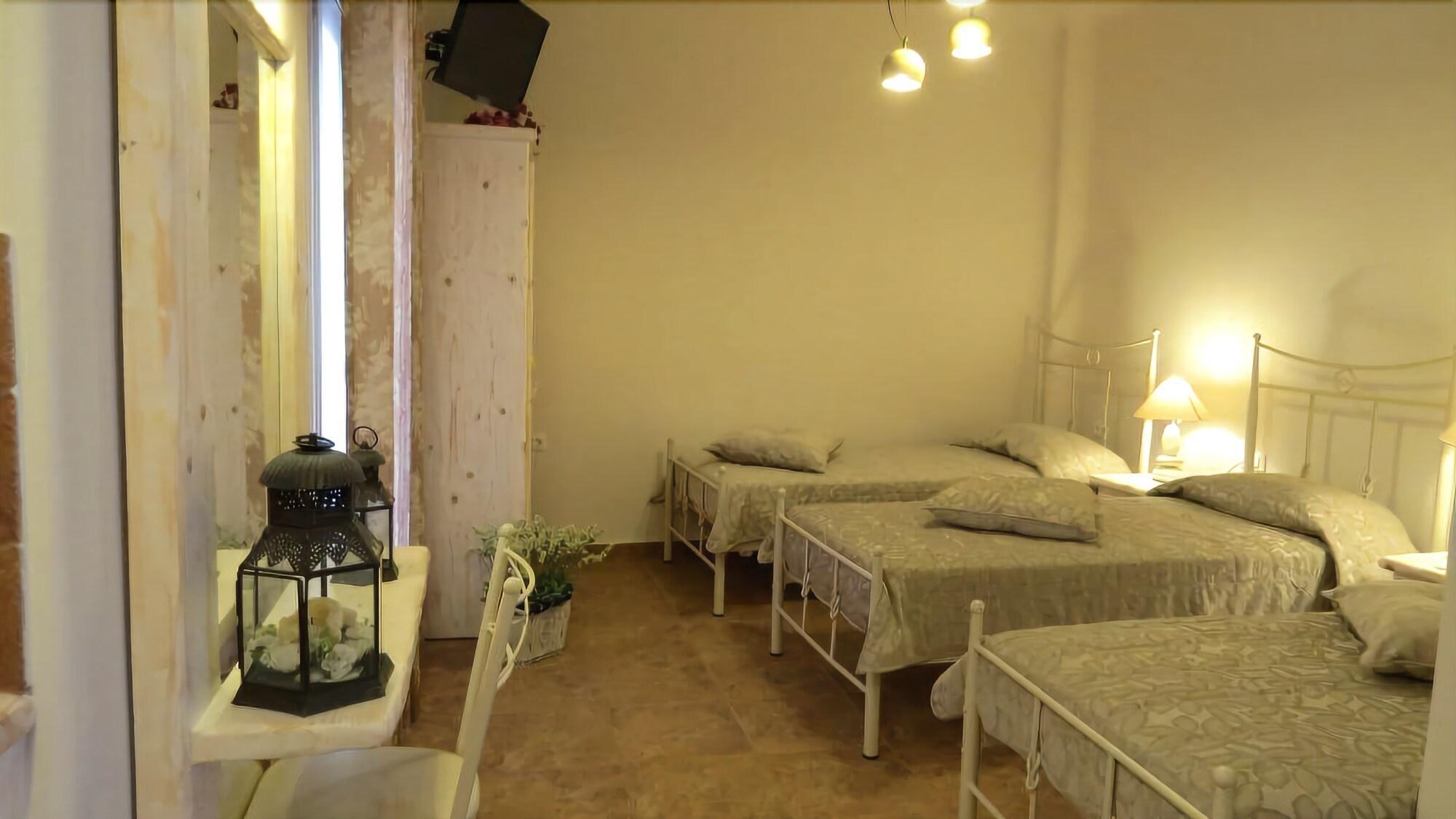 Hotel Manos Karterados (Santorini)