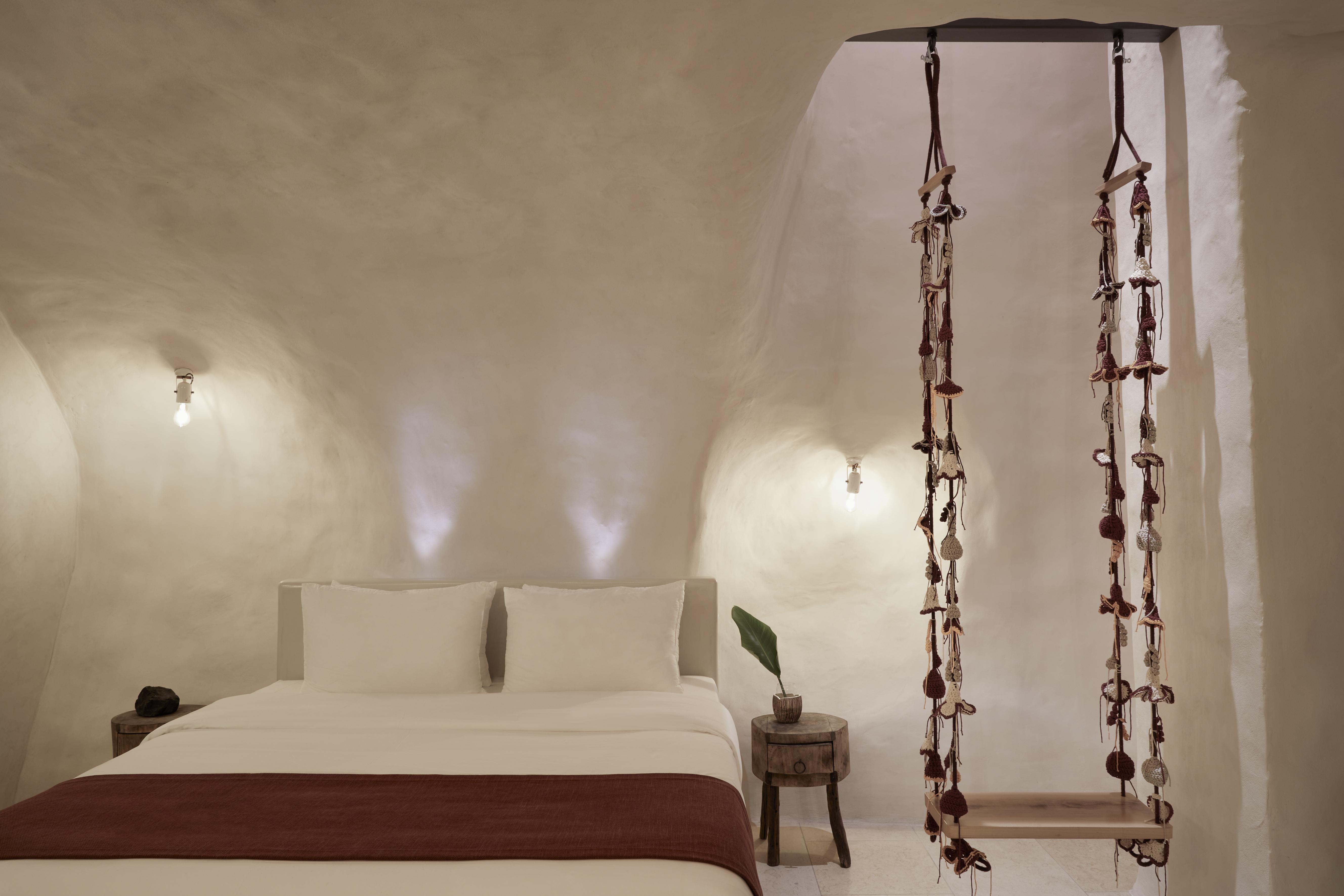 White Pearl Cavalieri (adults Only)