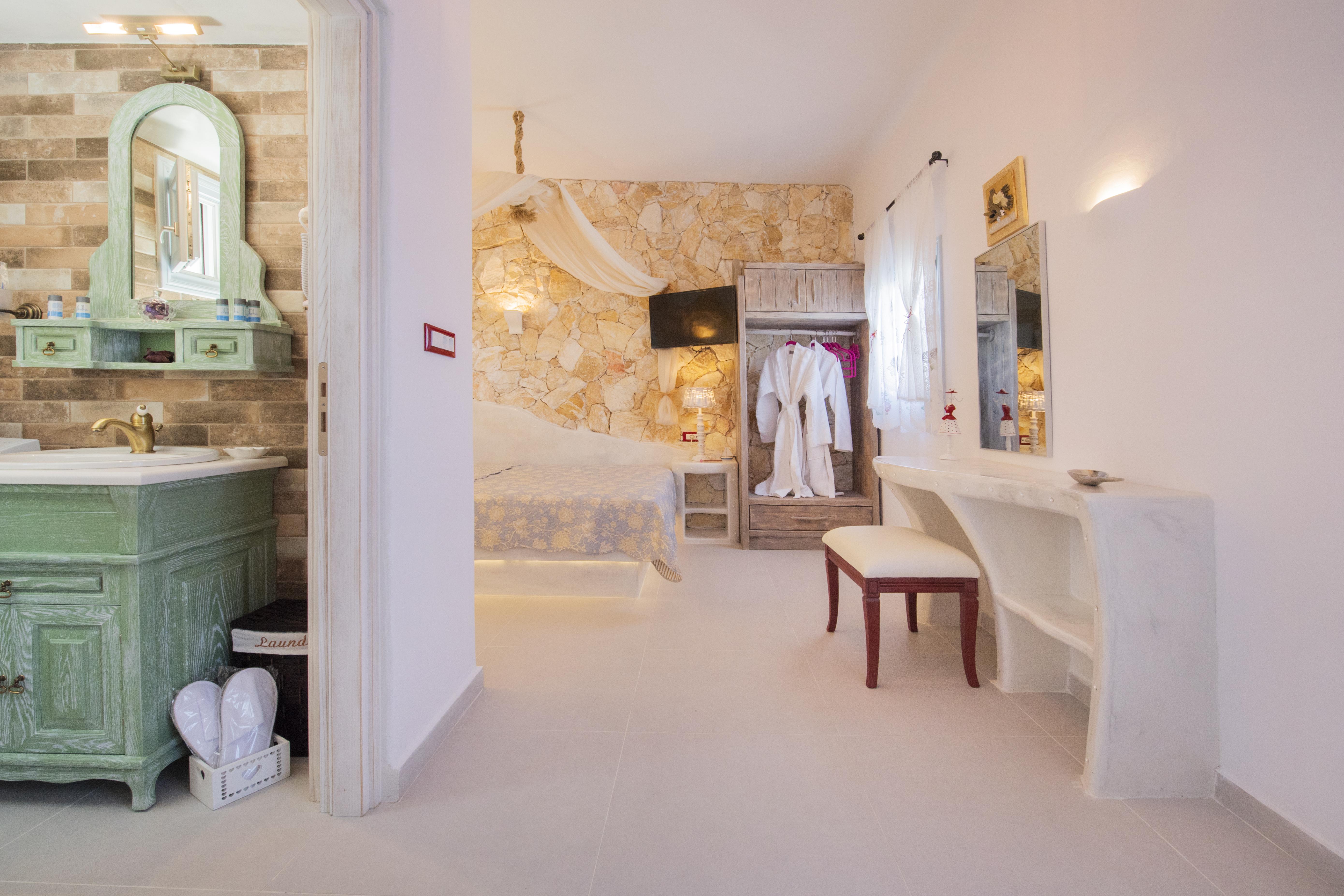 Starlight Luxury Seaside & *