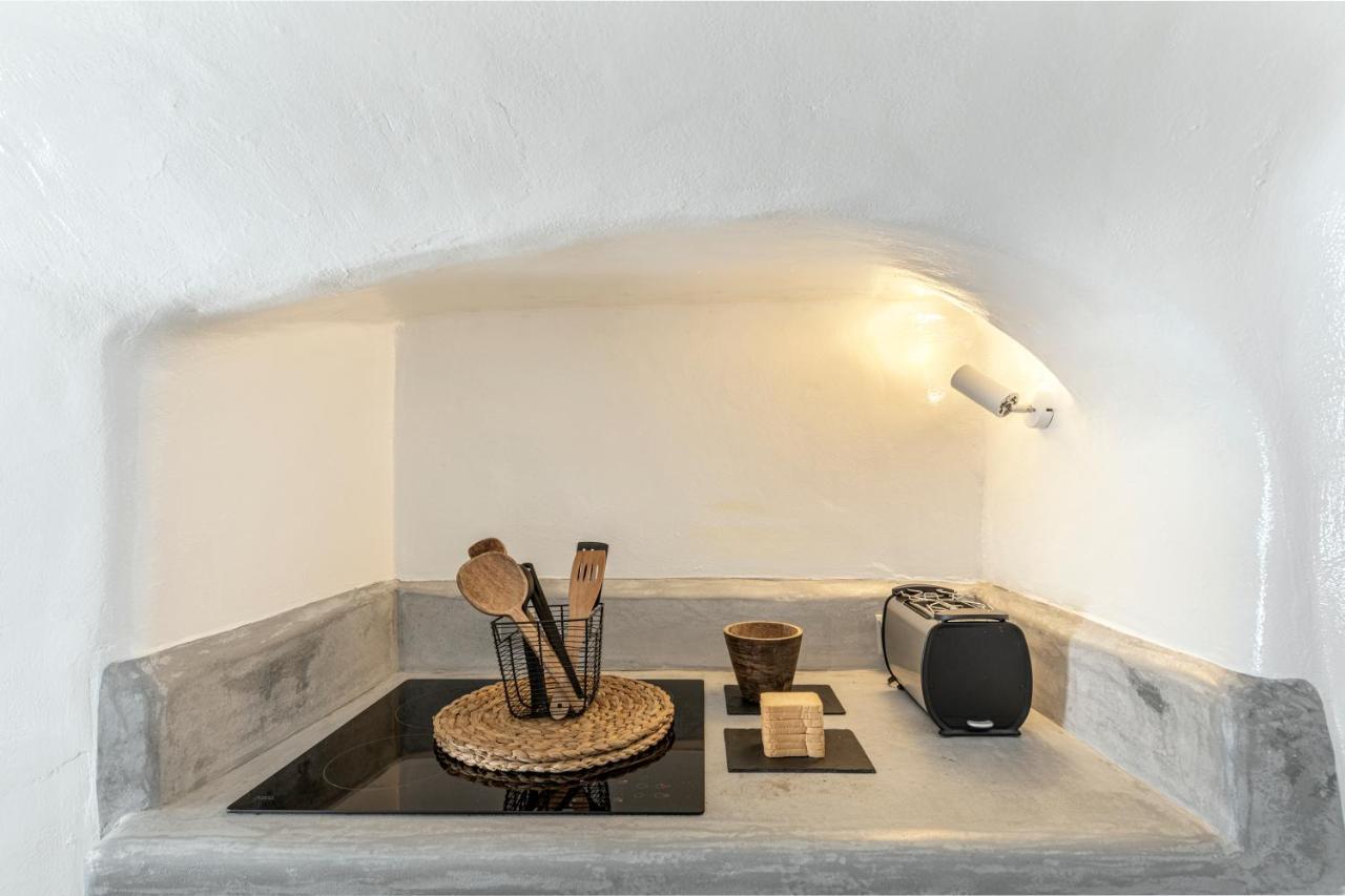 Yposkafo Jacuzzi House Holiday home Oia (Santorini)