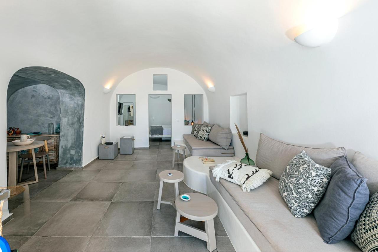 Holiday home Yposkafo Jacuzzi House