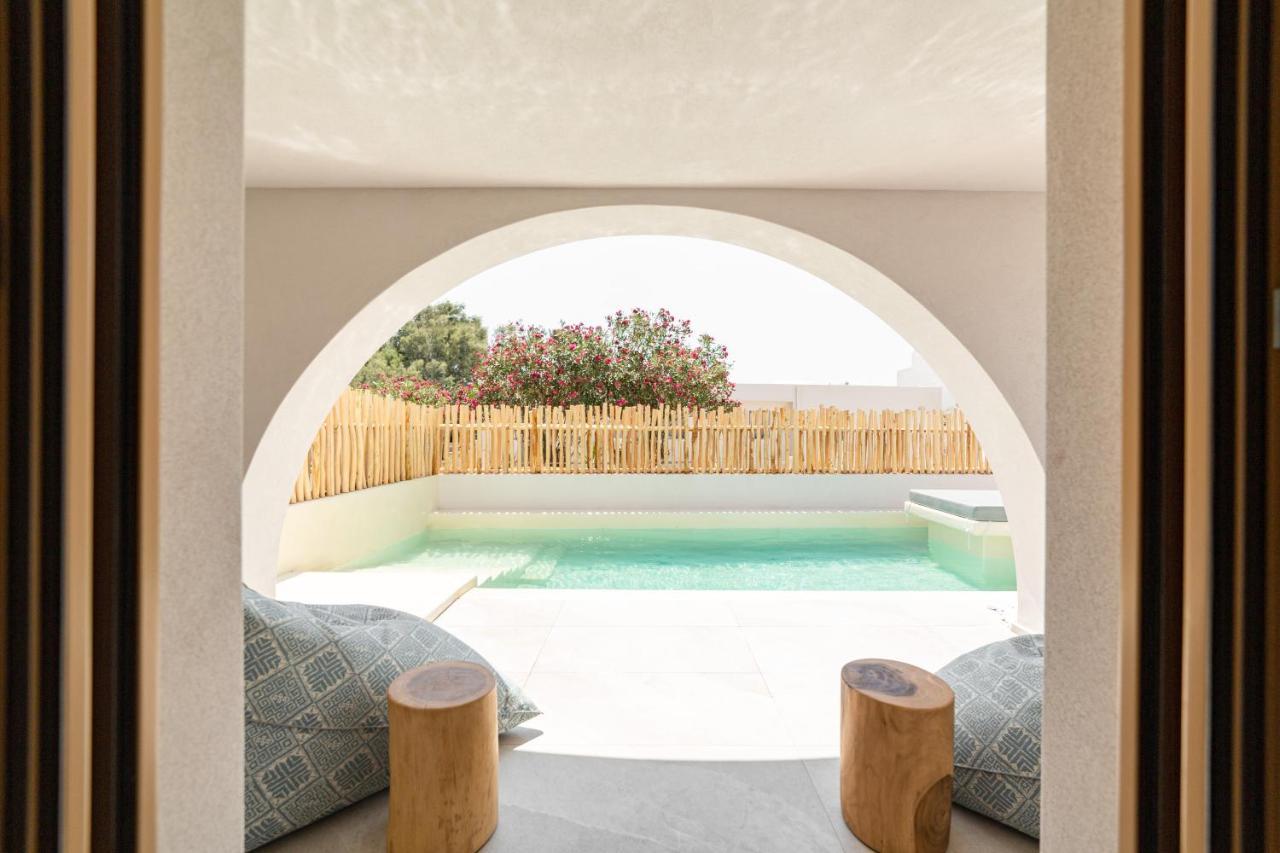 Opalia Hotel Perissa (Santorini)