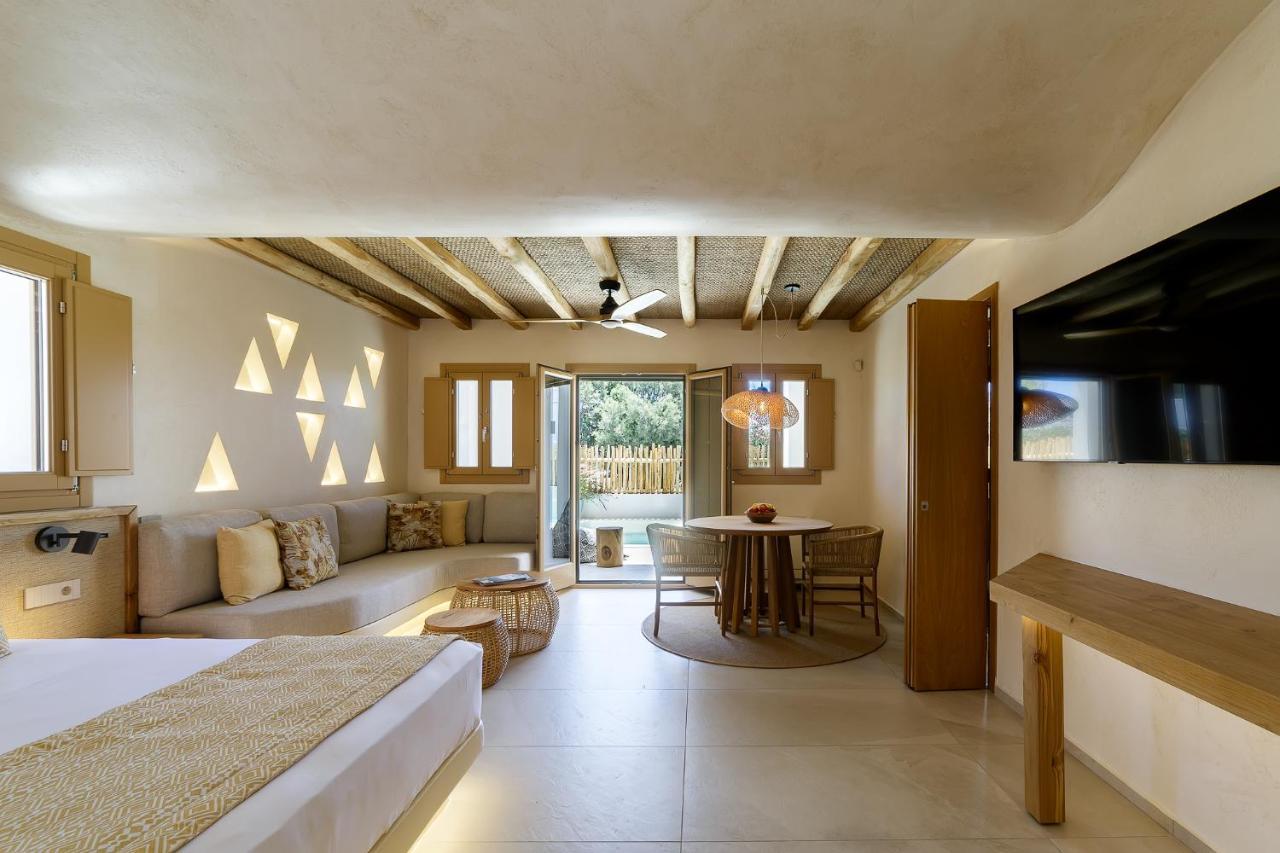 Opalia Hotel Perissa (Santorini)