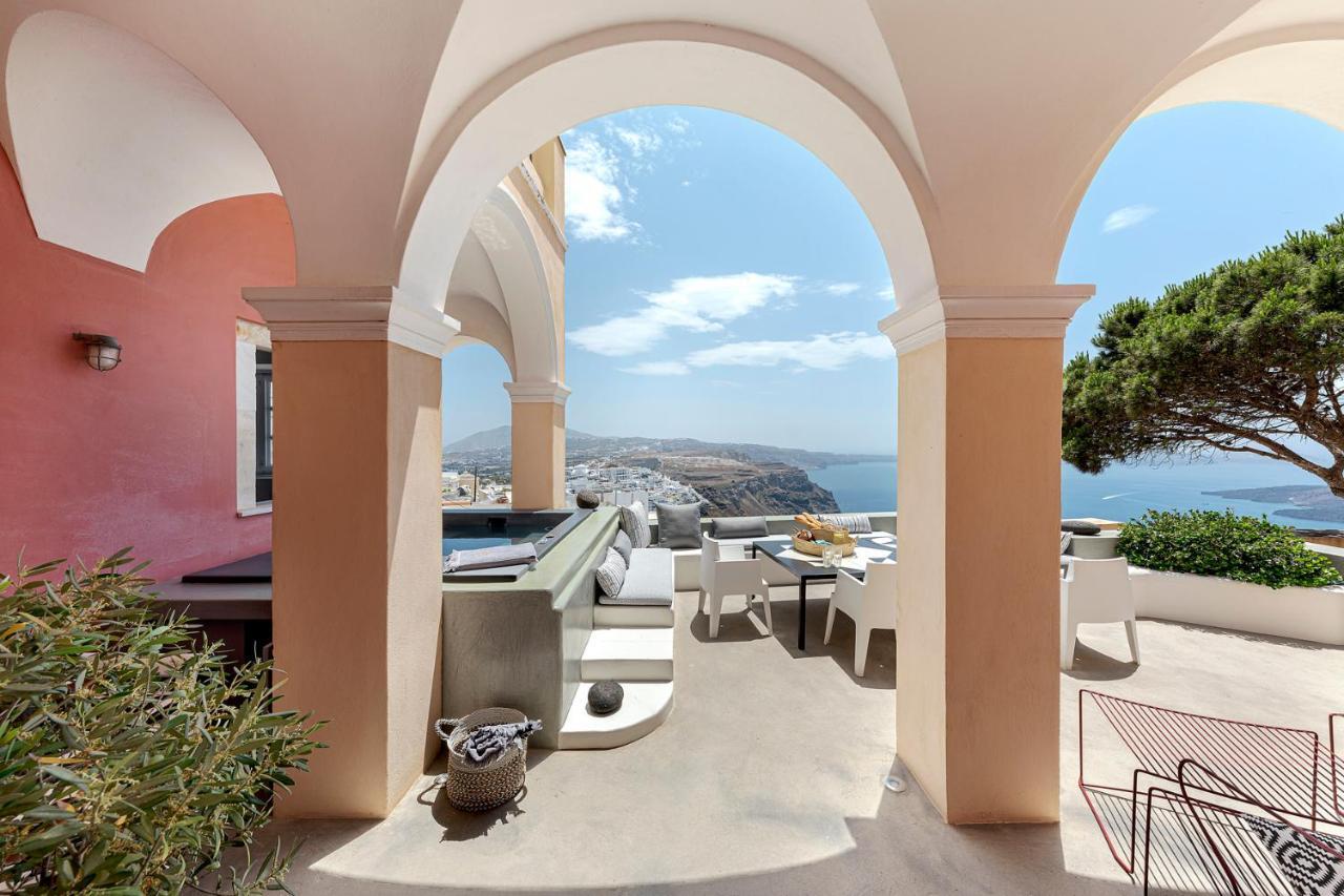 Coat Of Arms Mansion * Fira (Santorini)