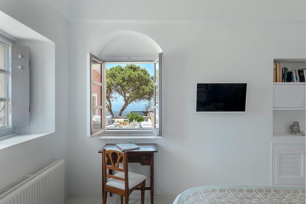 Villa Coat Of Arms Mansion Fira (Santorini)
