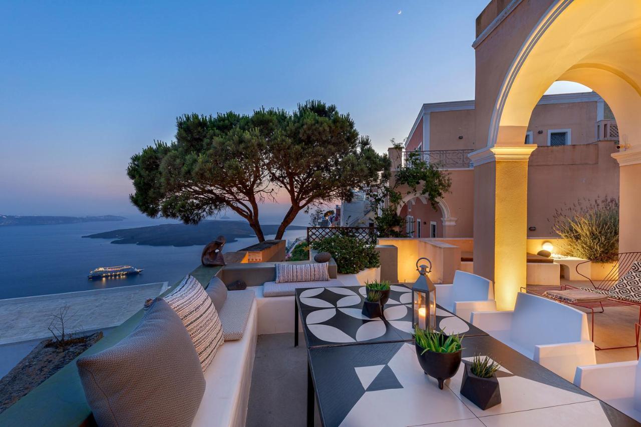 Coat Of Arms Mansion * Fira (Santorini)