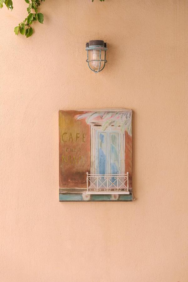 Coat Of Arms Mansion * Fira (Santorini)