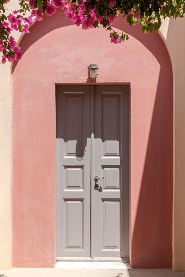 Villa Coat Of Arms Mansion Fira (Santorini)