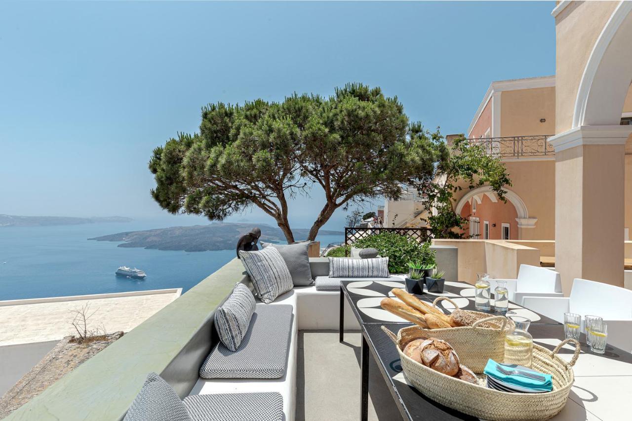 Coat Of Arms Mansion * Fira (Santorini)