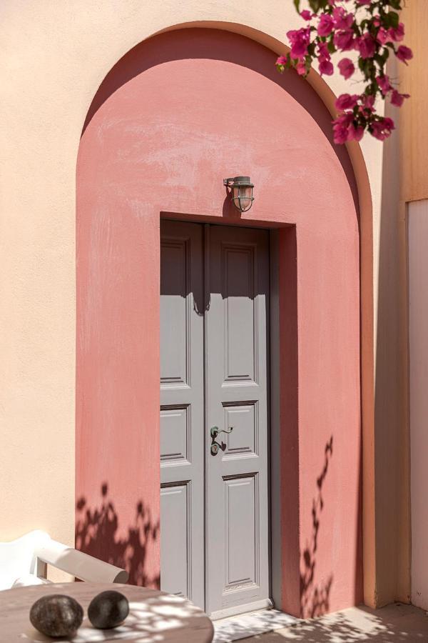 Coat Of Arms Mansion * Fira (Santorini)