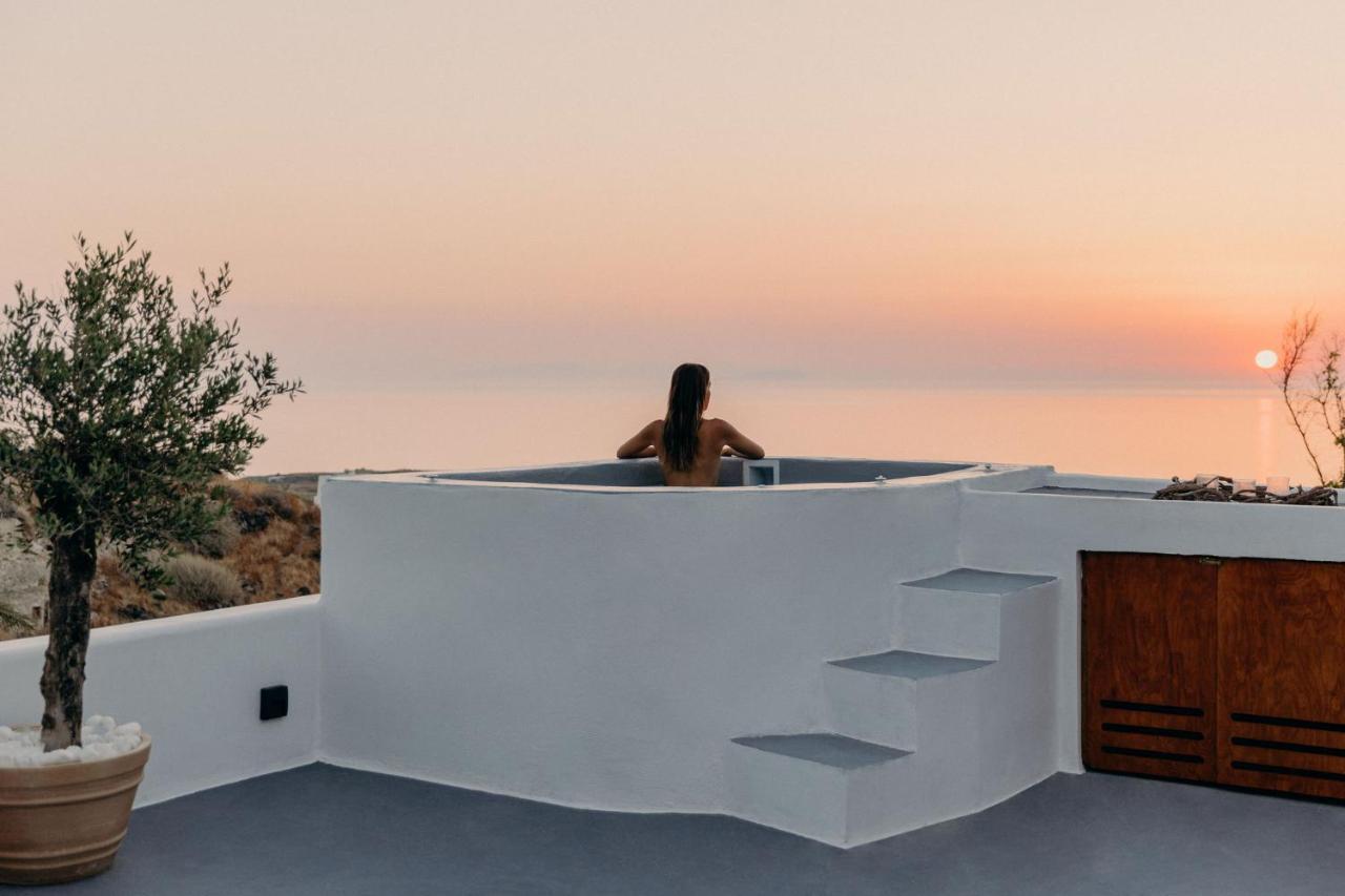 Sando Traditional Cave With Jacuzzi And Sea View Vourvoulos