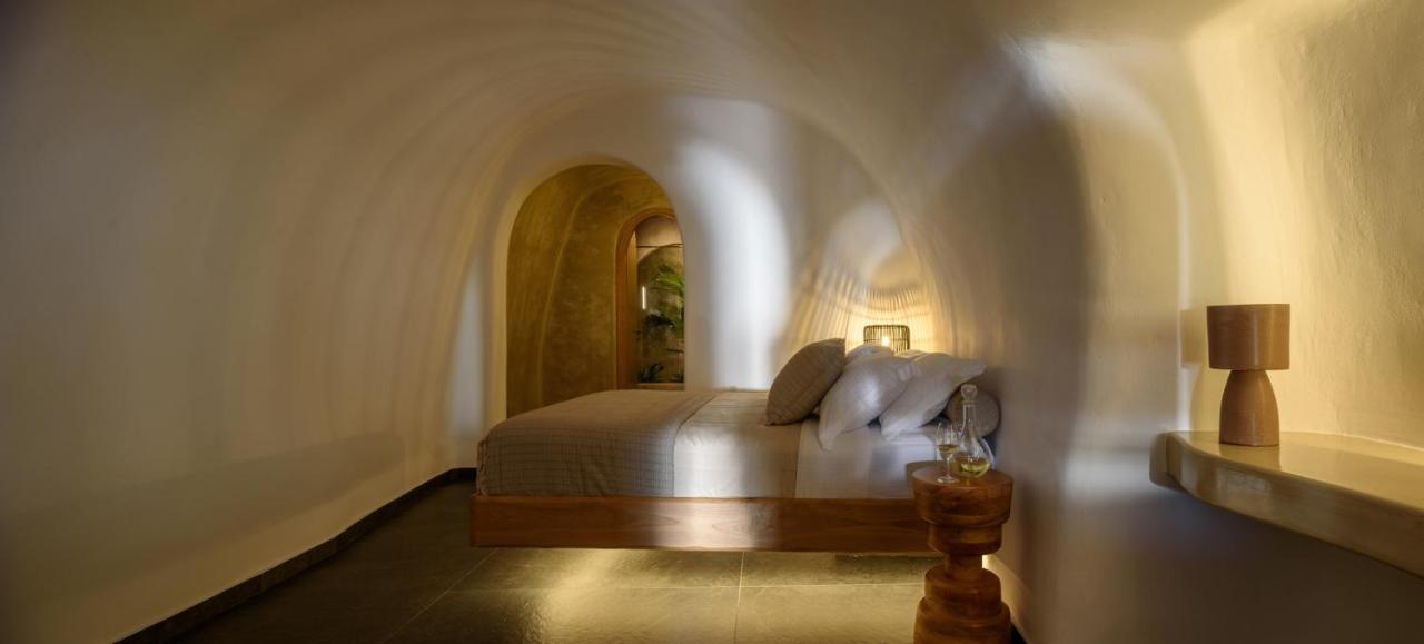 Hotel Lotus Cave Fira (Santorini)