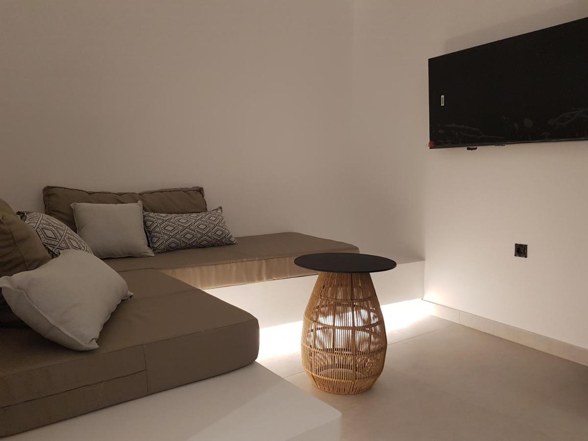 Mylithos Aparthotel Monolithos (Santorini)