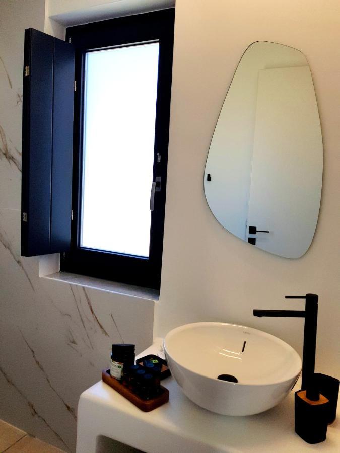 Aparthotel Mylithos Monolithos (Santorini)