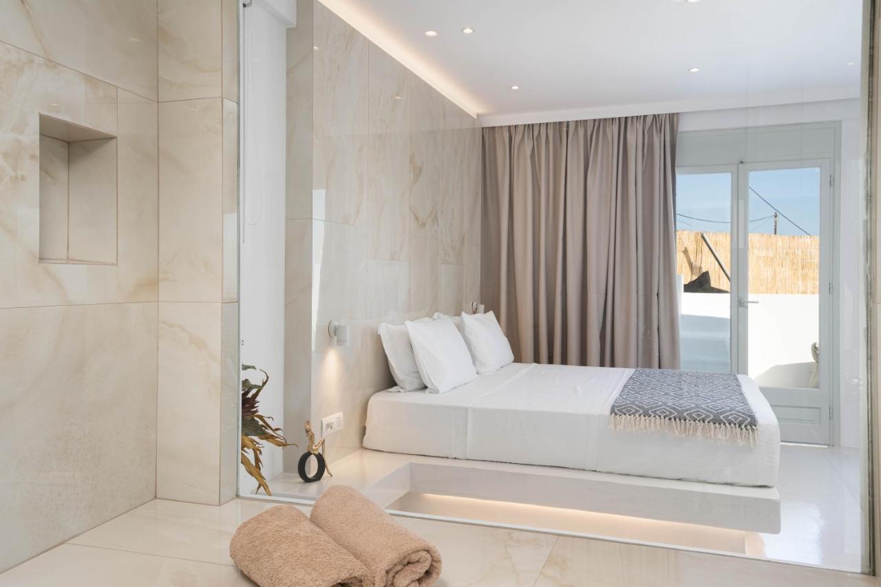 Cycladic & Hotel Fira (Santorini)