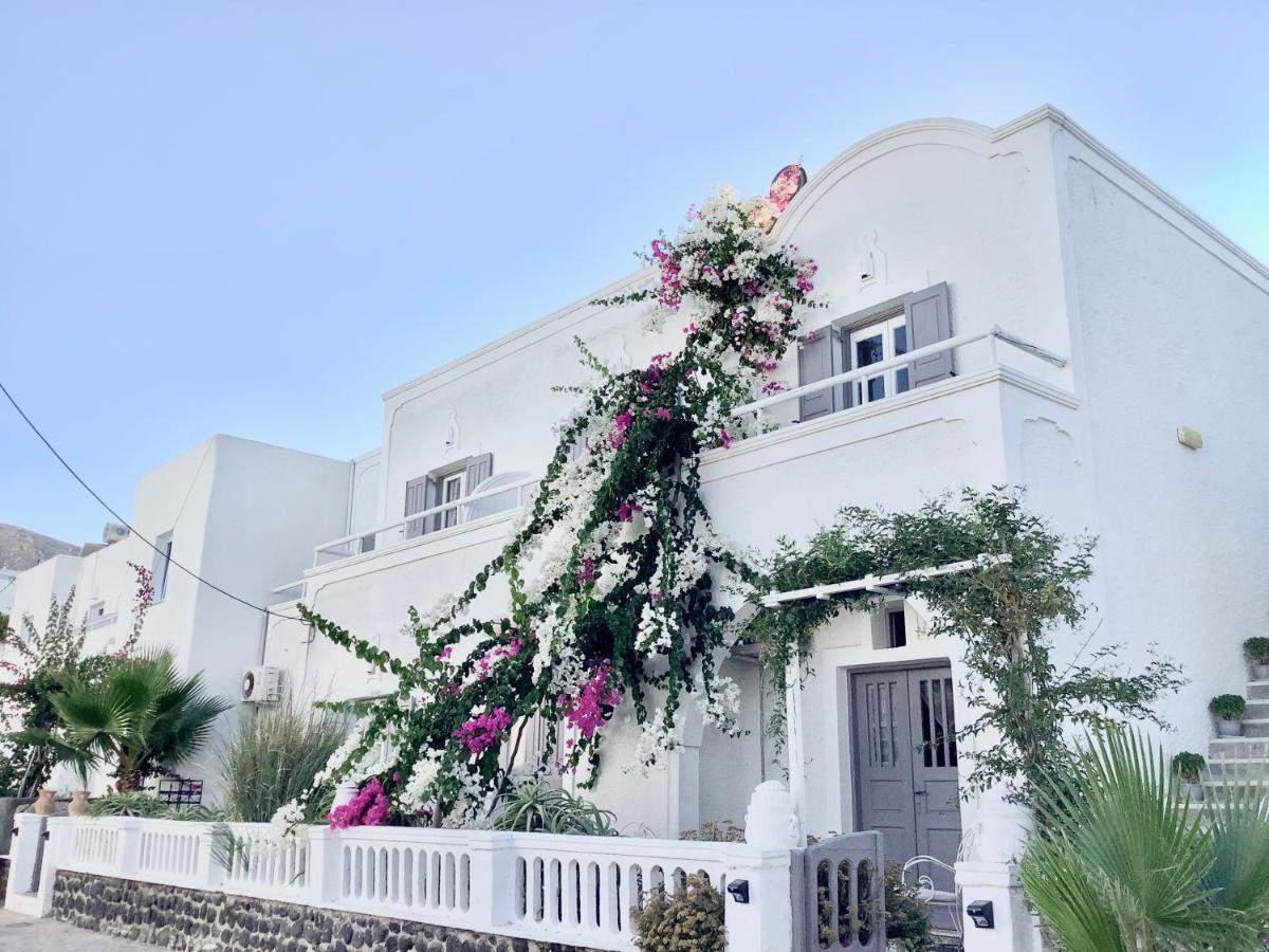 Maina * Kamari (Santorini)