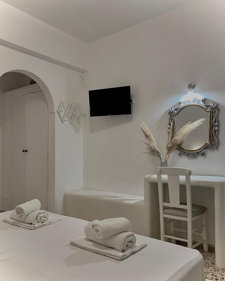 Maina Aparthotel