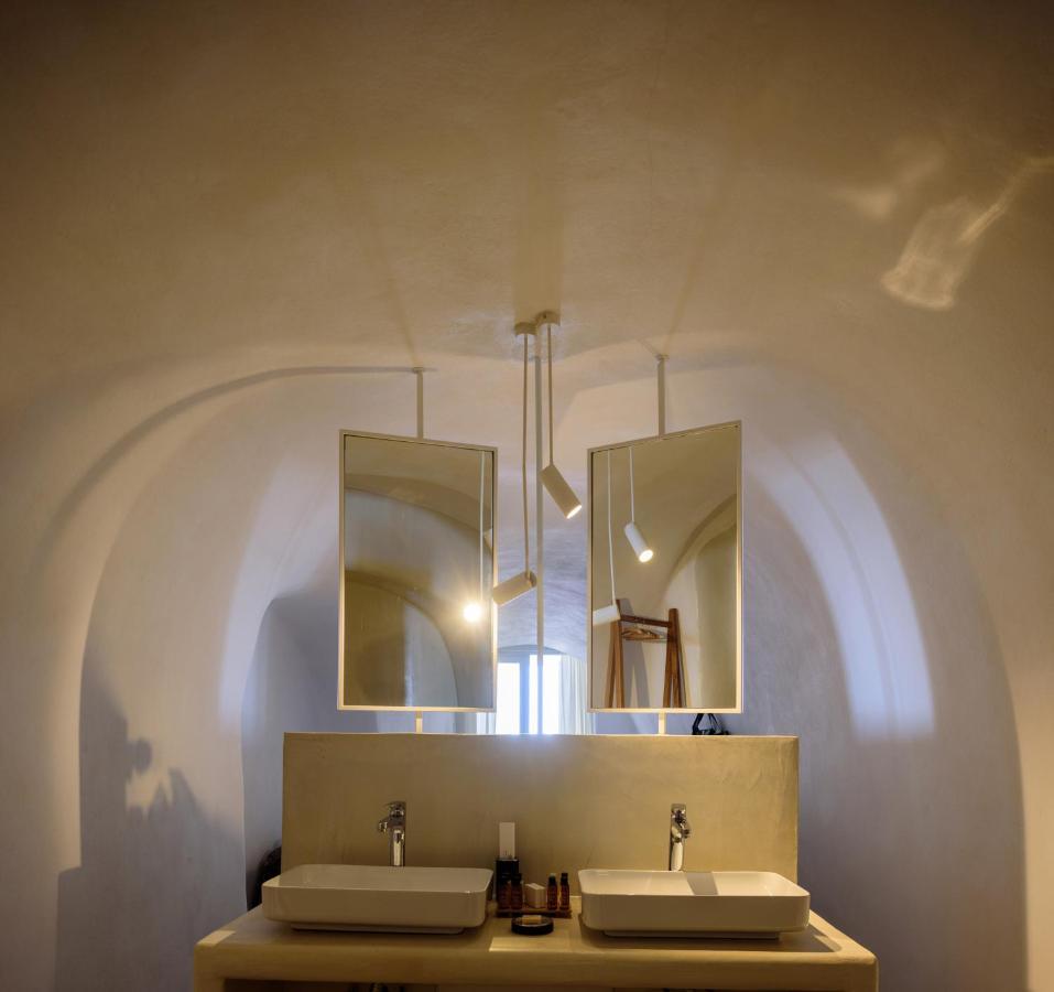 Nefeles Luxury Hotel Fira (Santorini)