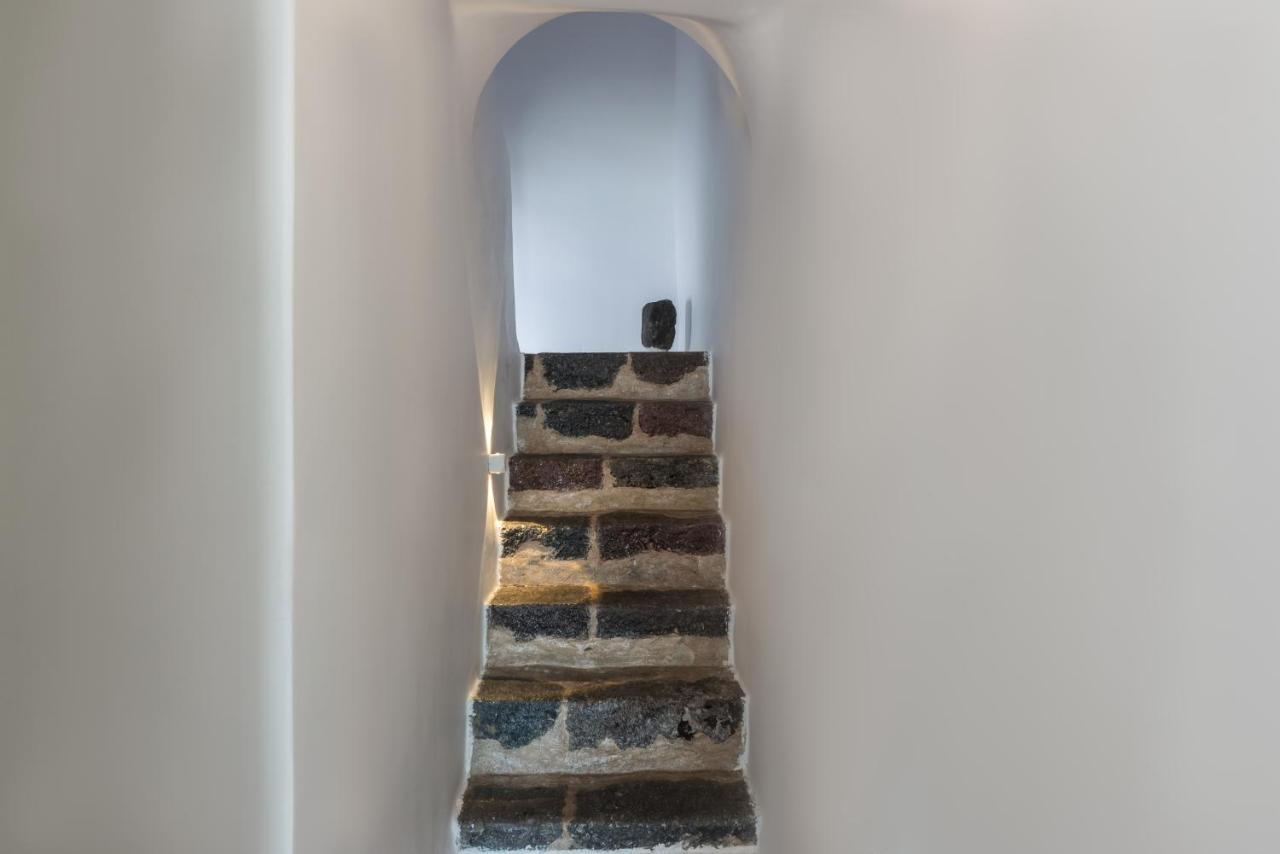 Hotel Nefeles Luxury Fira (Santorini)