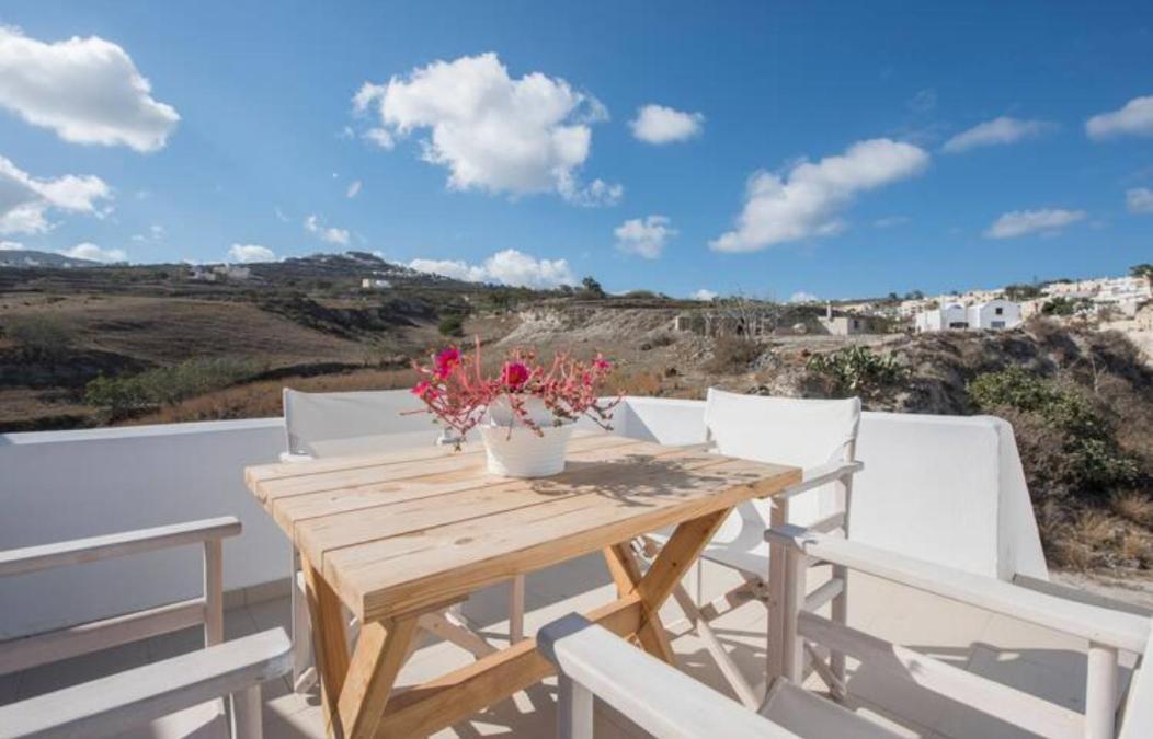 Santorini Traditional Apartment *