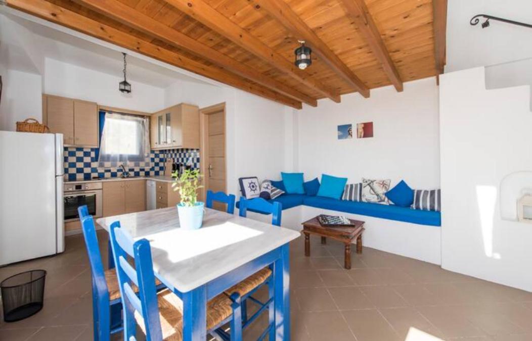 Santorini Traditional