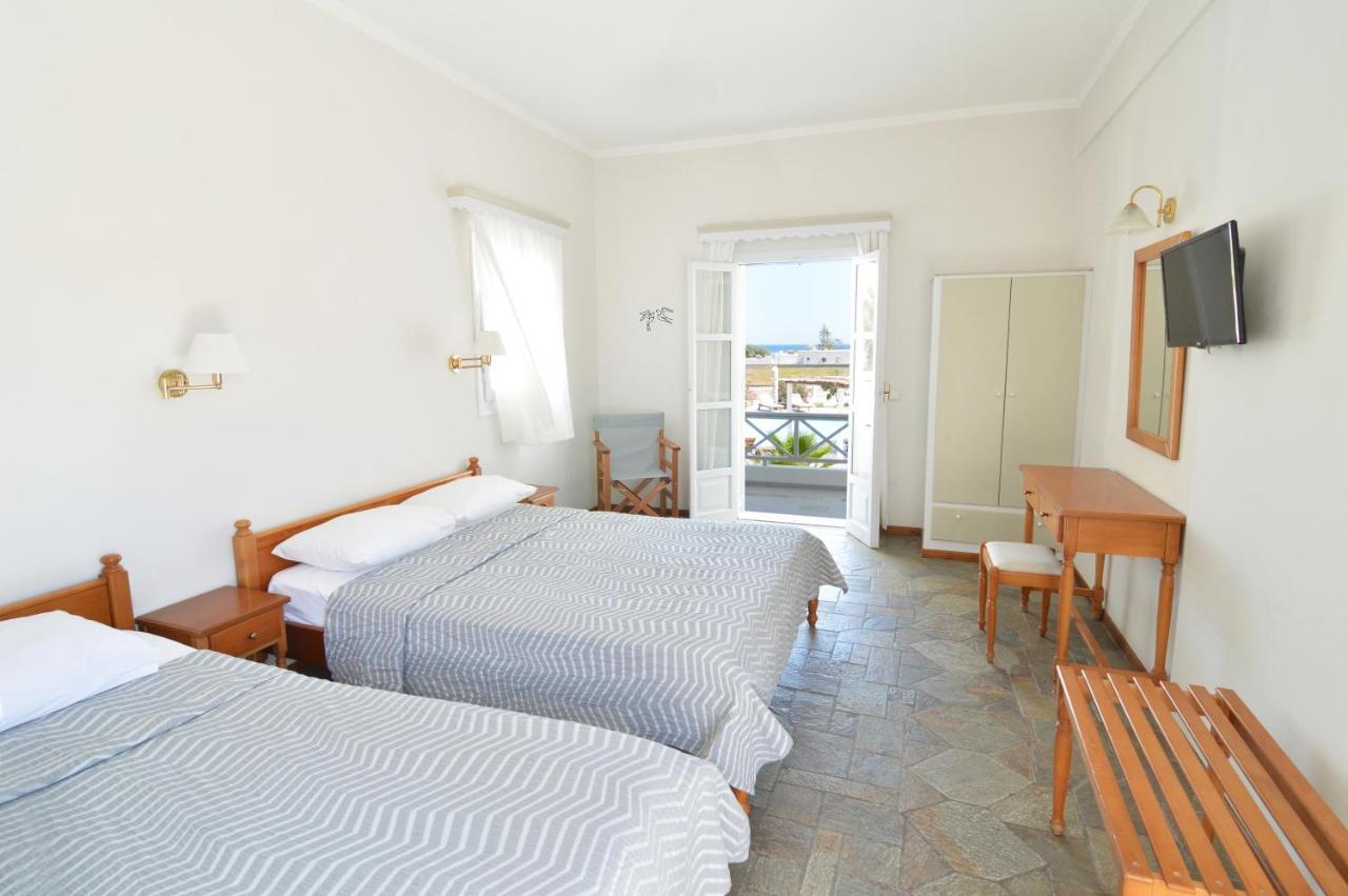 Nostos Studios Perivolos (Santorini)