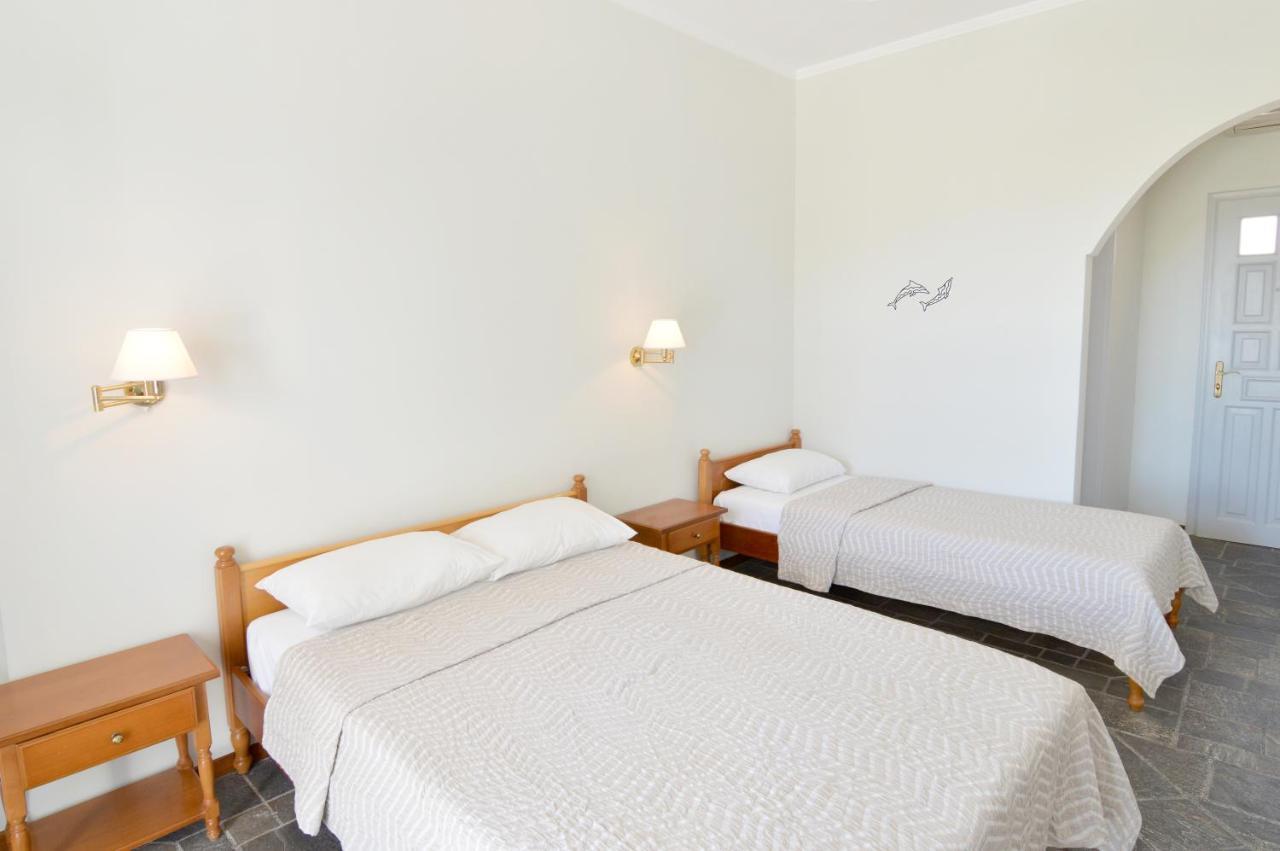 Nostos Studios Perivolos (Santorini)